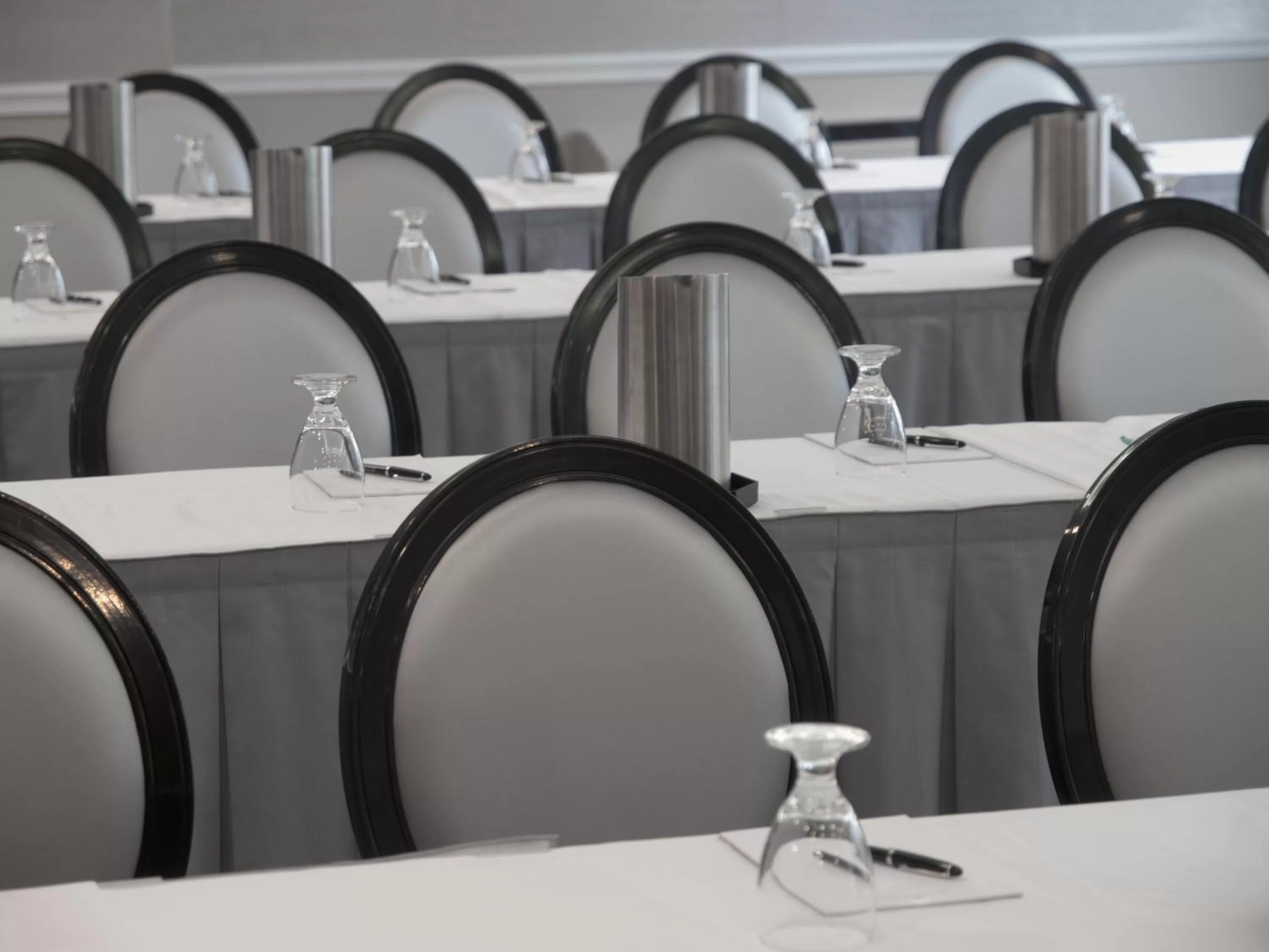 Meeting/conference room in State Plaza Hotel