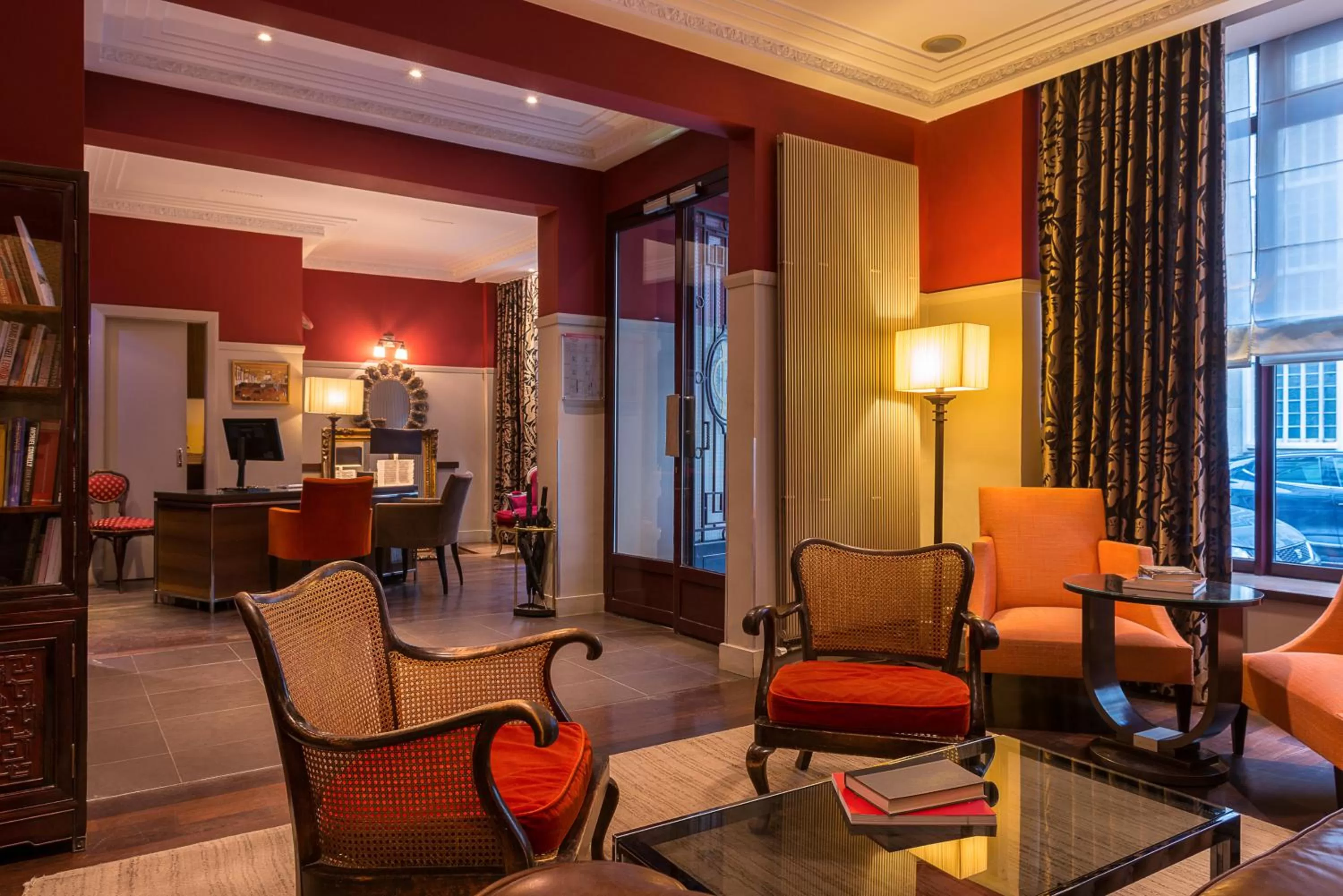 Living room in Crystal Hotel