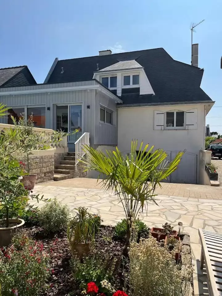 Property Building in 11 Port Lin