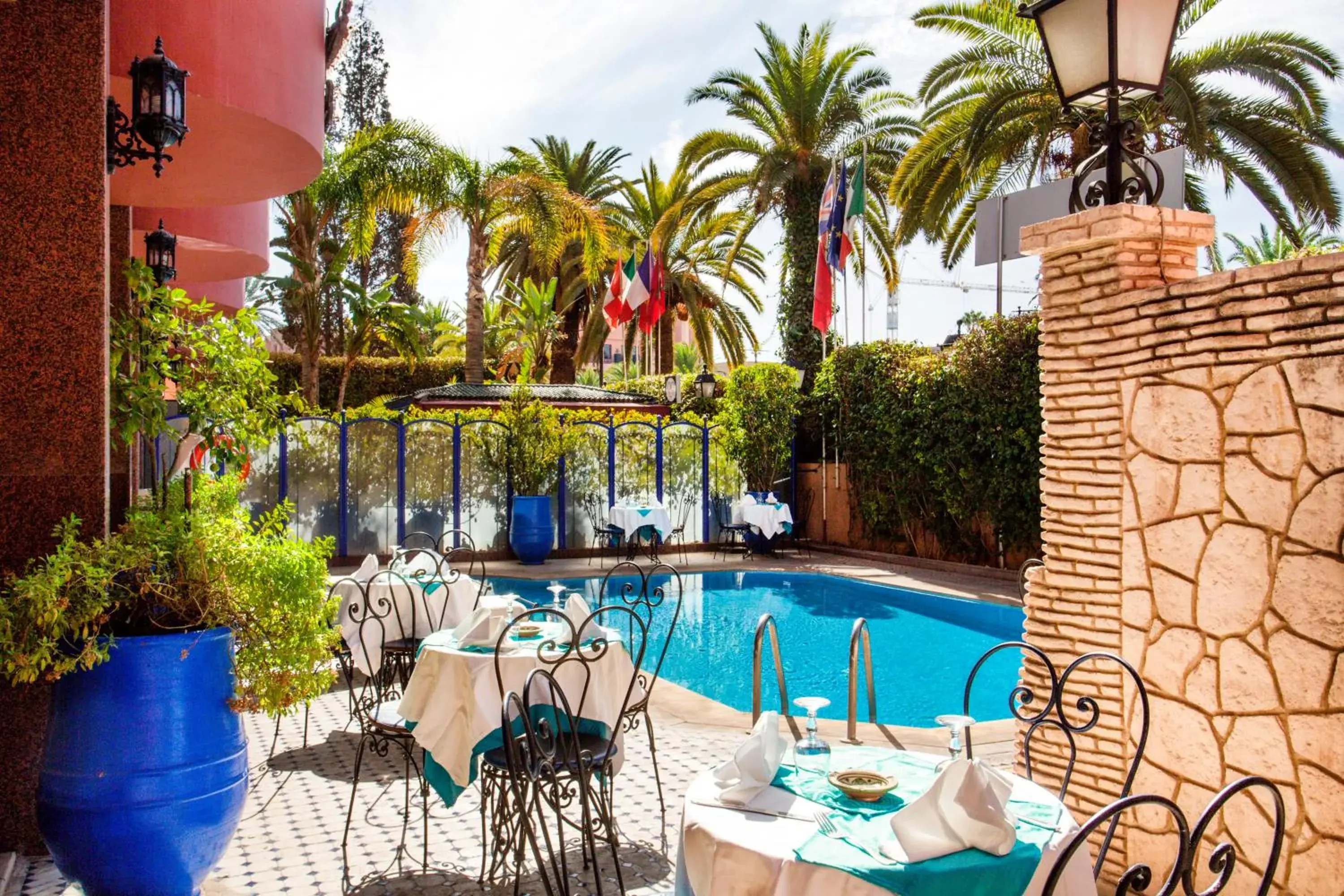 Swimming pool in Hotel Akabar Swimming pool in Hotel Akabar