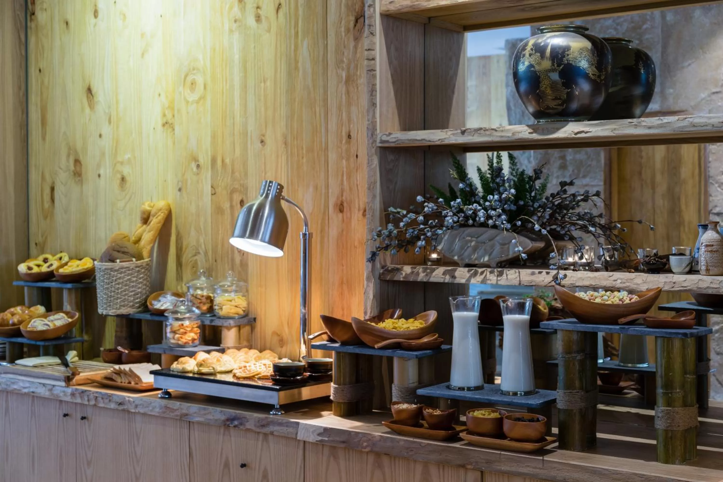 Food and drinks in Silverland Yen Hotel