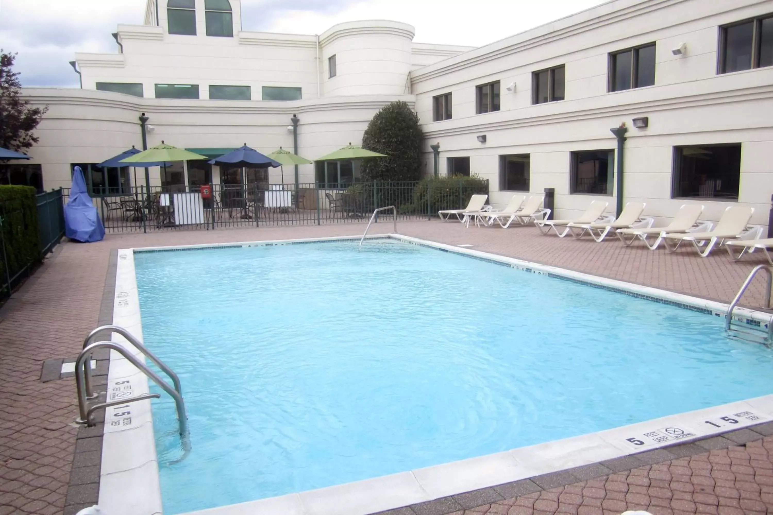Swimming Pool in Holiday Inn Plainview-Long Island, an IHG Hotel