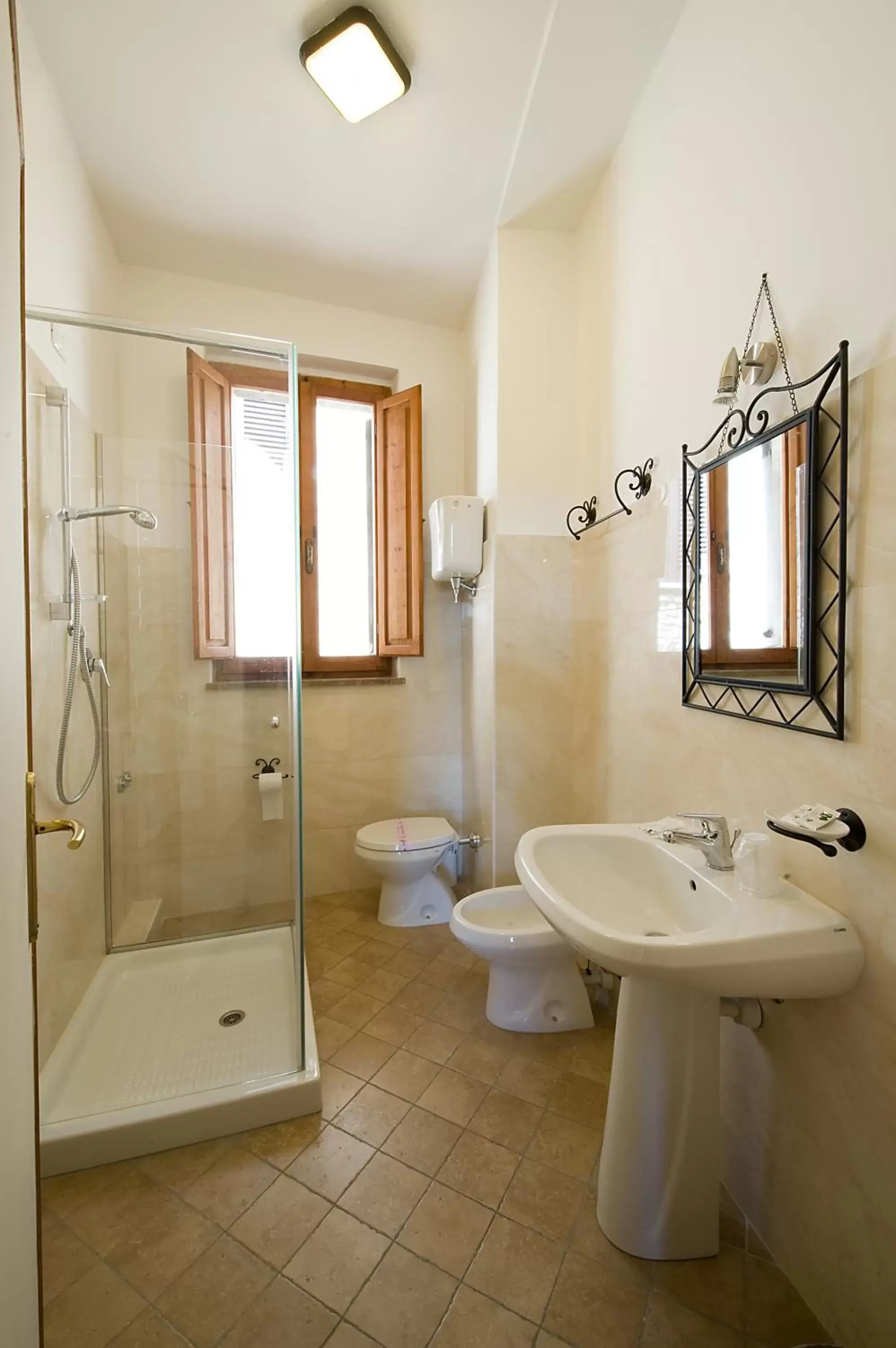 Bathroom in Hotel Properzio