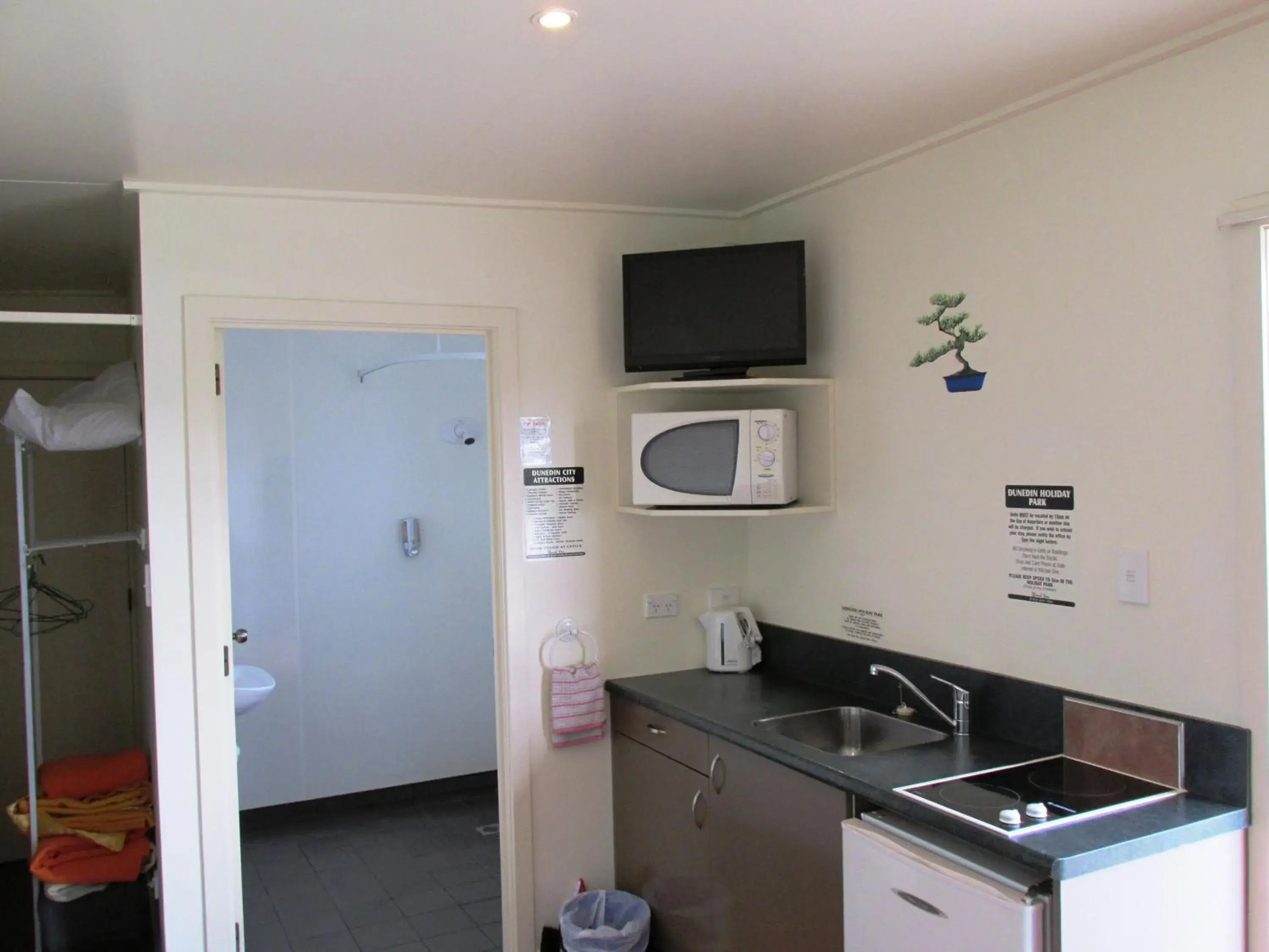 Kitchen or kitchenette, Kitchen/Kitchenette in Dunedin Holiday Park