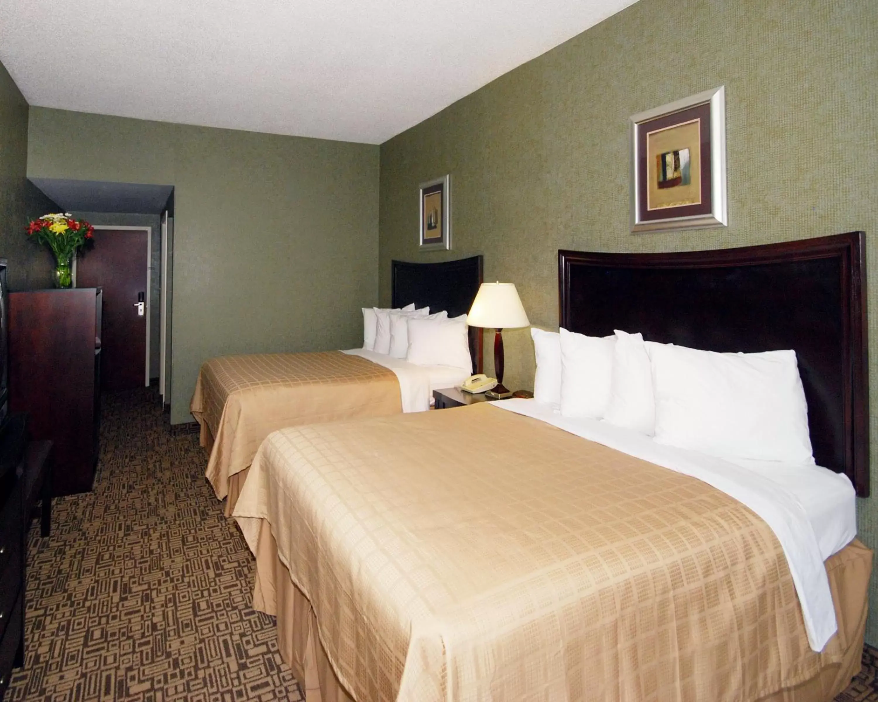 Double Room with Two Double Beds - Non-Smoking in Quality Inn Troutville - Roanoke North