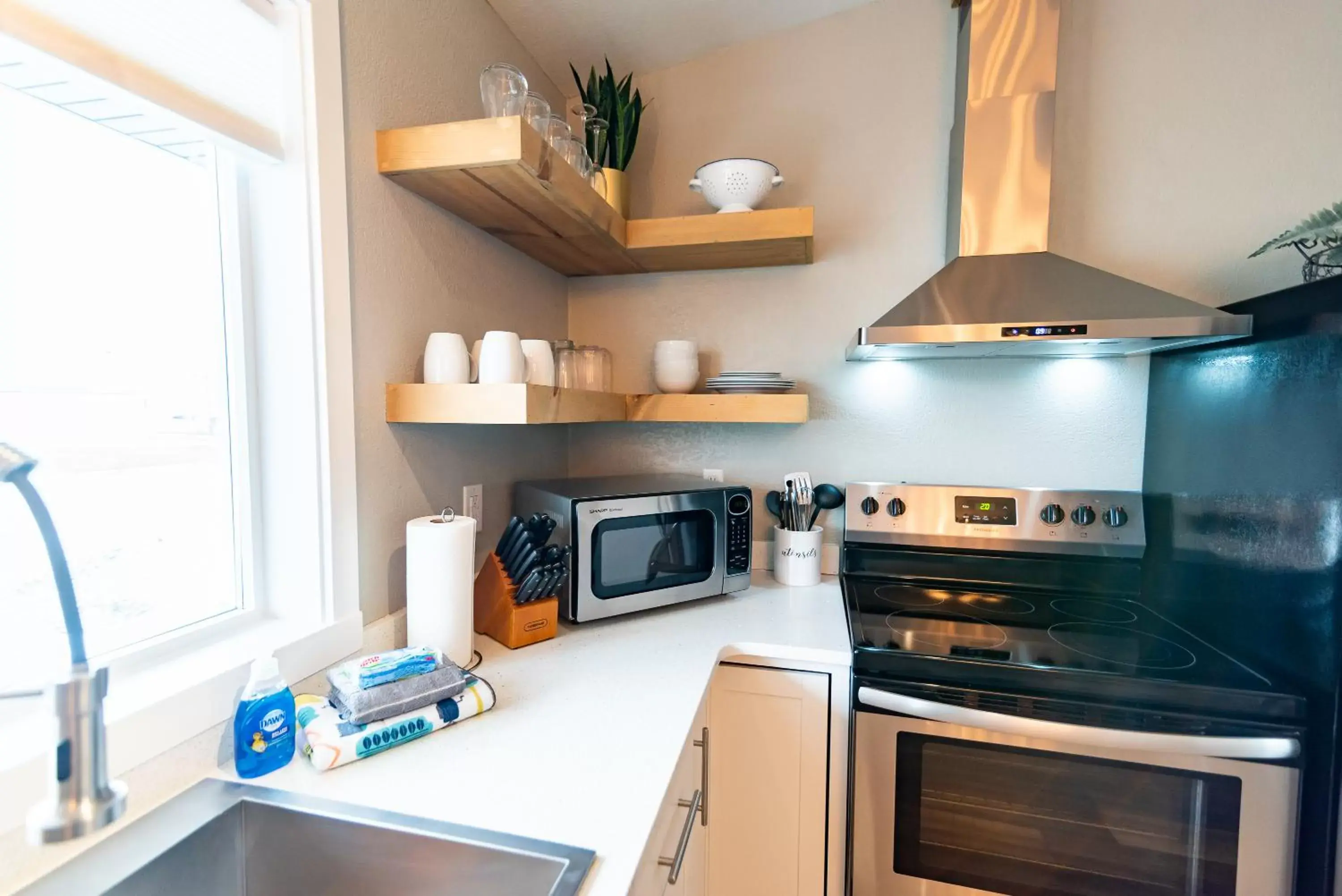 Kitchen or kitchenette, Kitchen/Kitchenette in Colony Suites