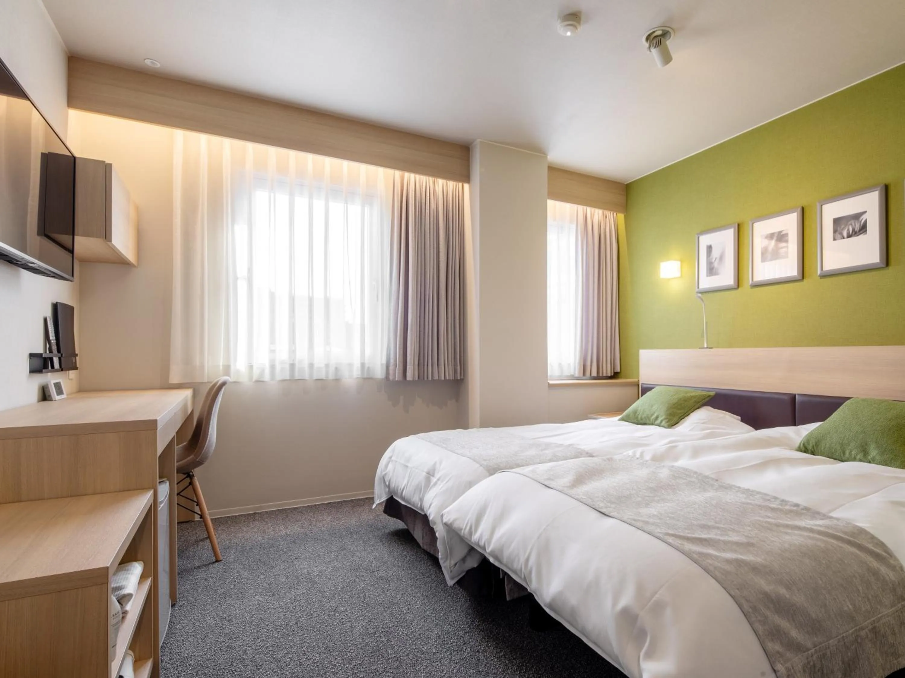 Photo of the whole room, Bed in Fujieda Park Inn Hotel