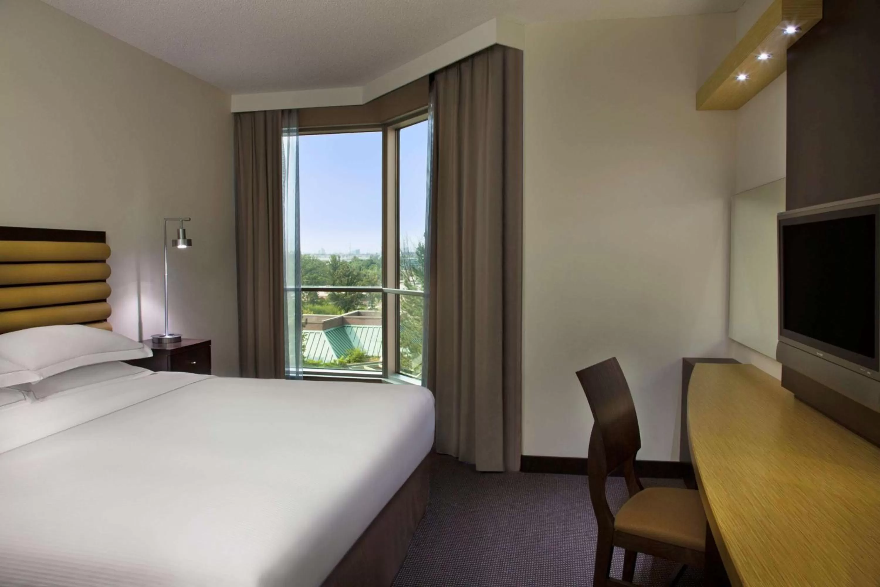 Bedroom, Bed in Hilton Suites Toronto-Markham Conference Centre & Spa