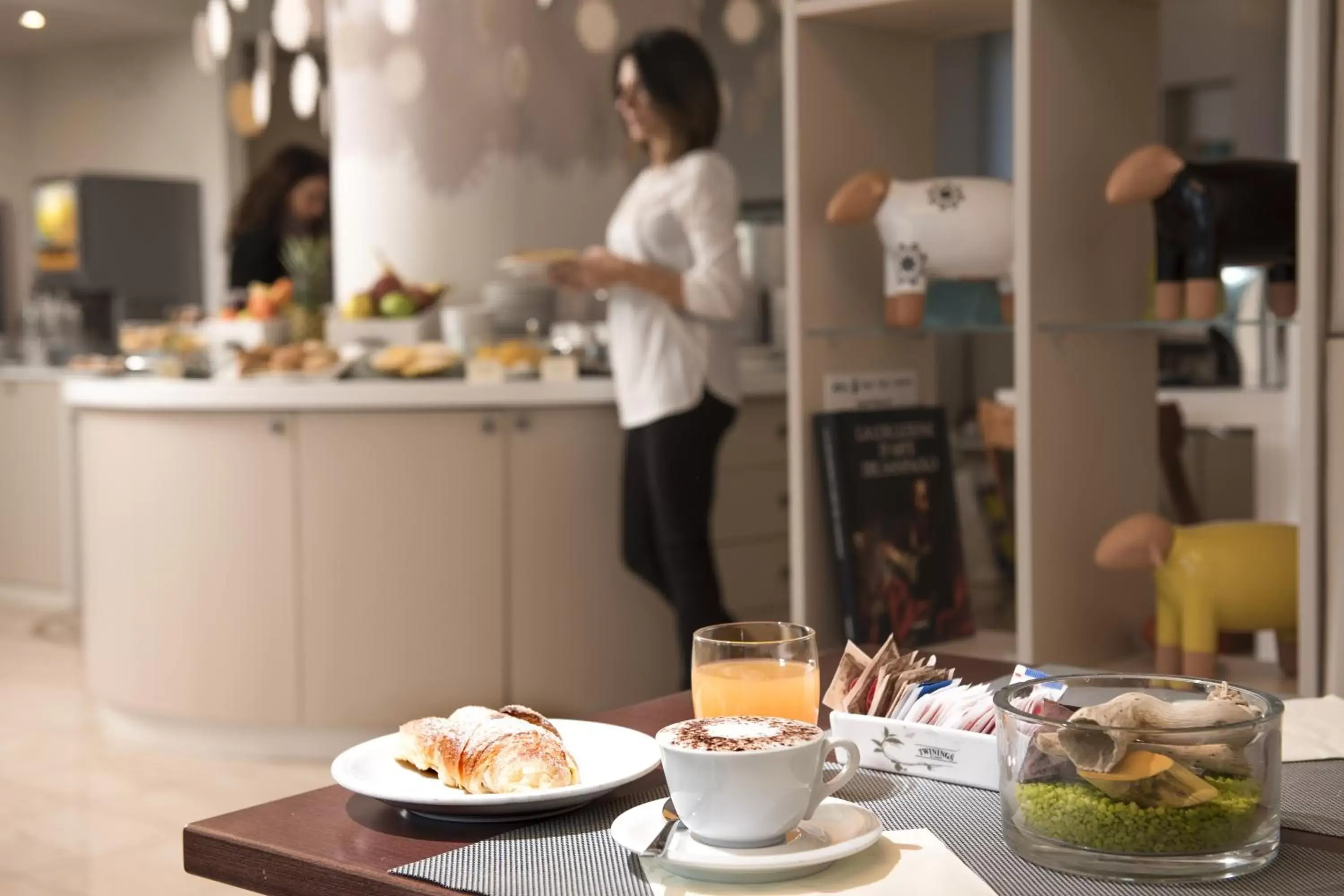 Breakfast in Hotel Plaza Breakfast in Hotel Plaza