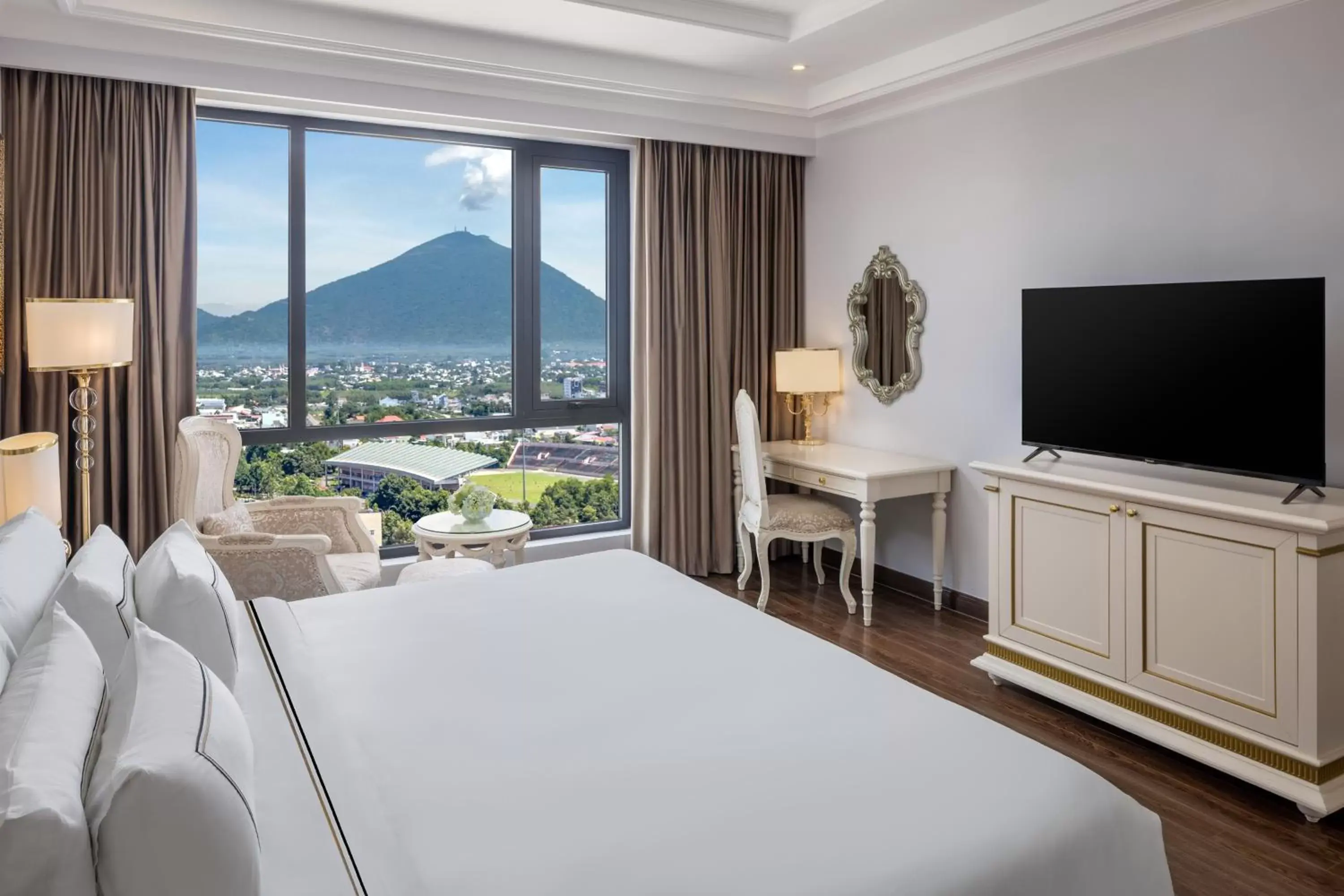 Bedroom, Mountain View in Melia Vinpearl Tay Ninh