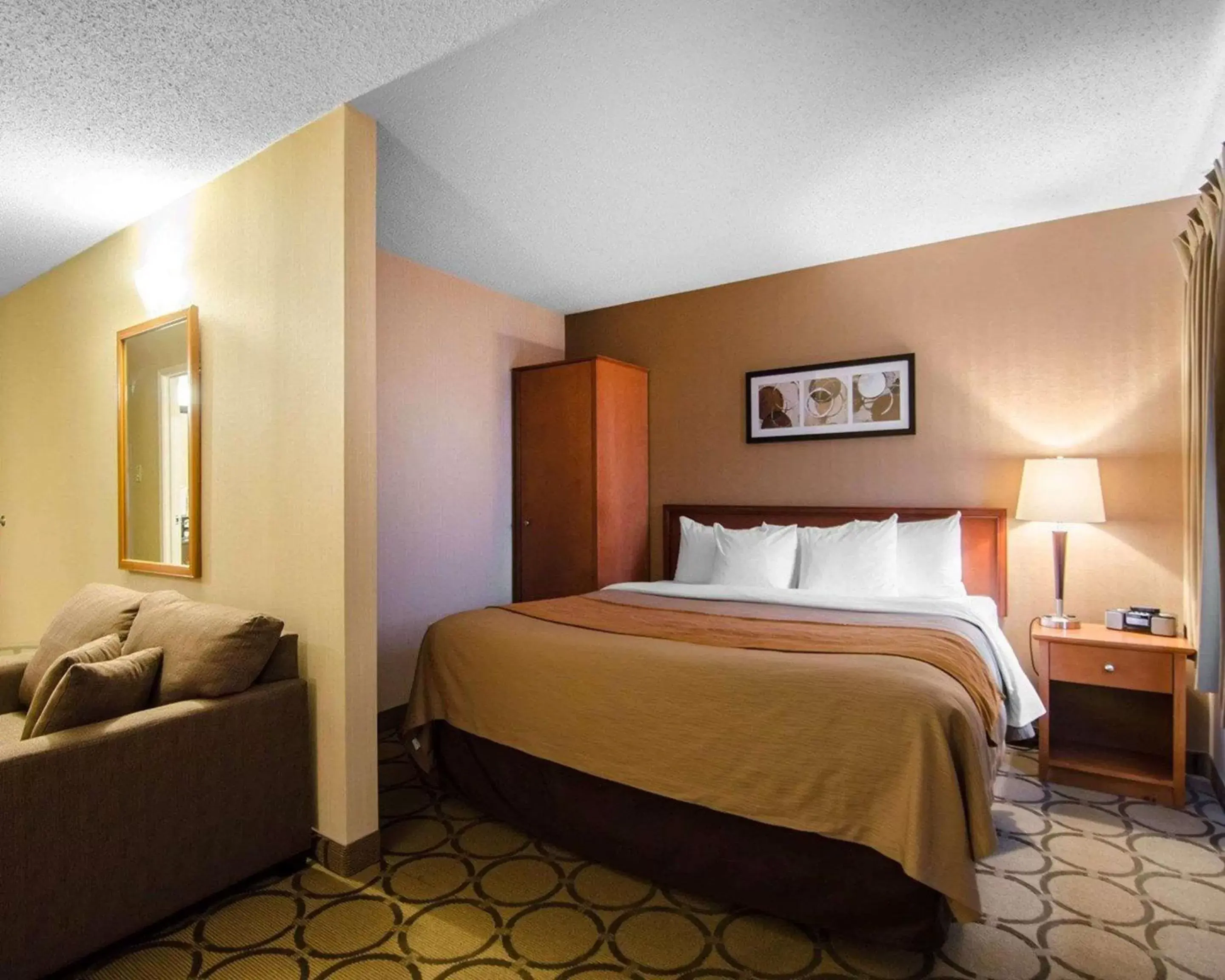 Photo of the whole room, Bed in Comfort Inn Saskatoon