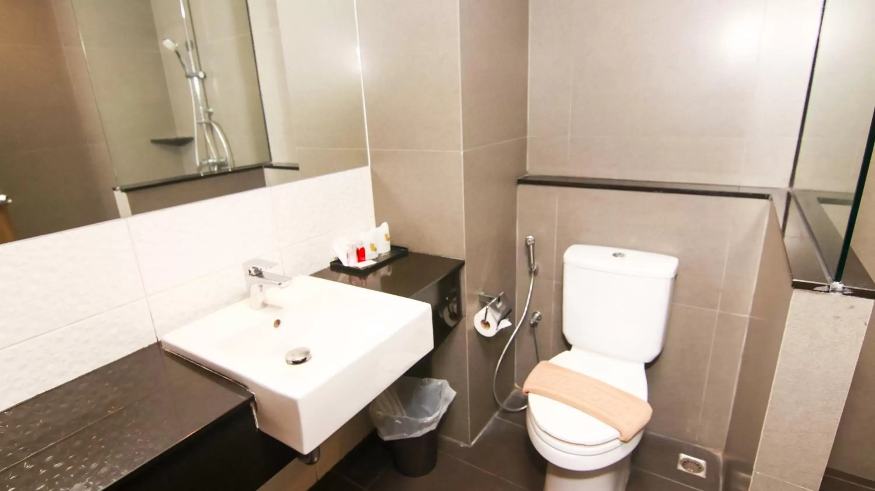 Bathroom in Levana Pattaya Hotel - SHA Extra Plus