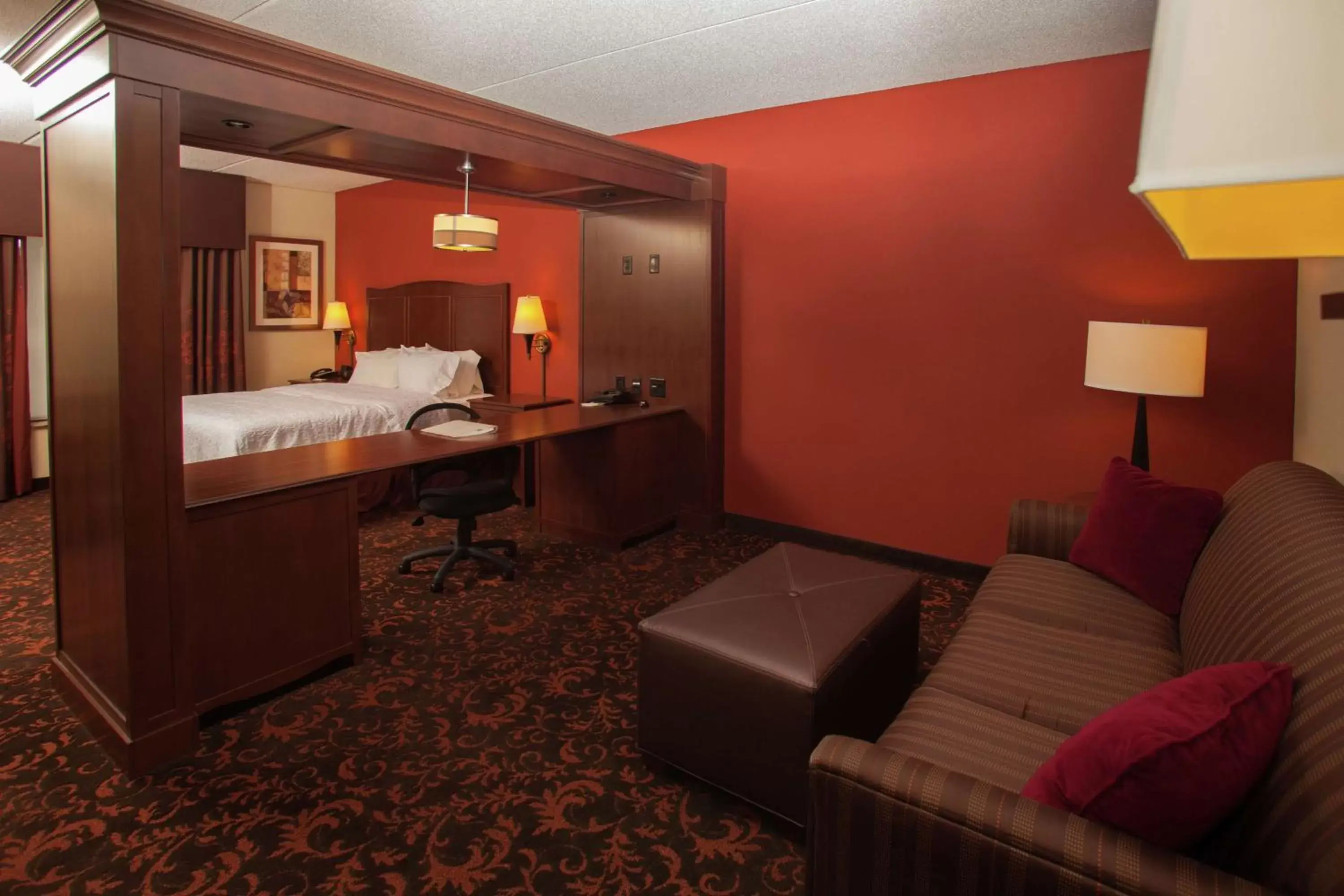 Bedroom, Bathroom in Hampton Inn Elmira/Horseheads