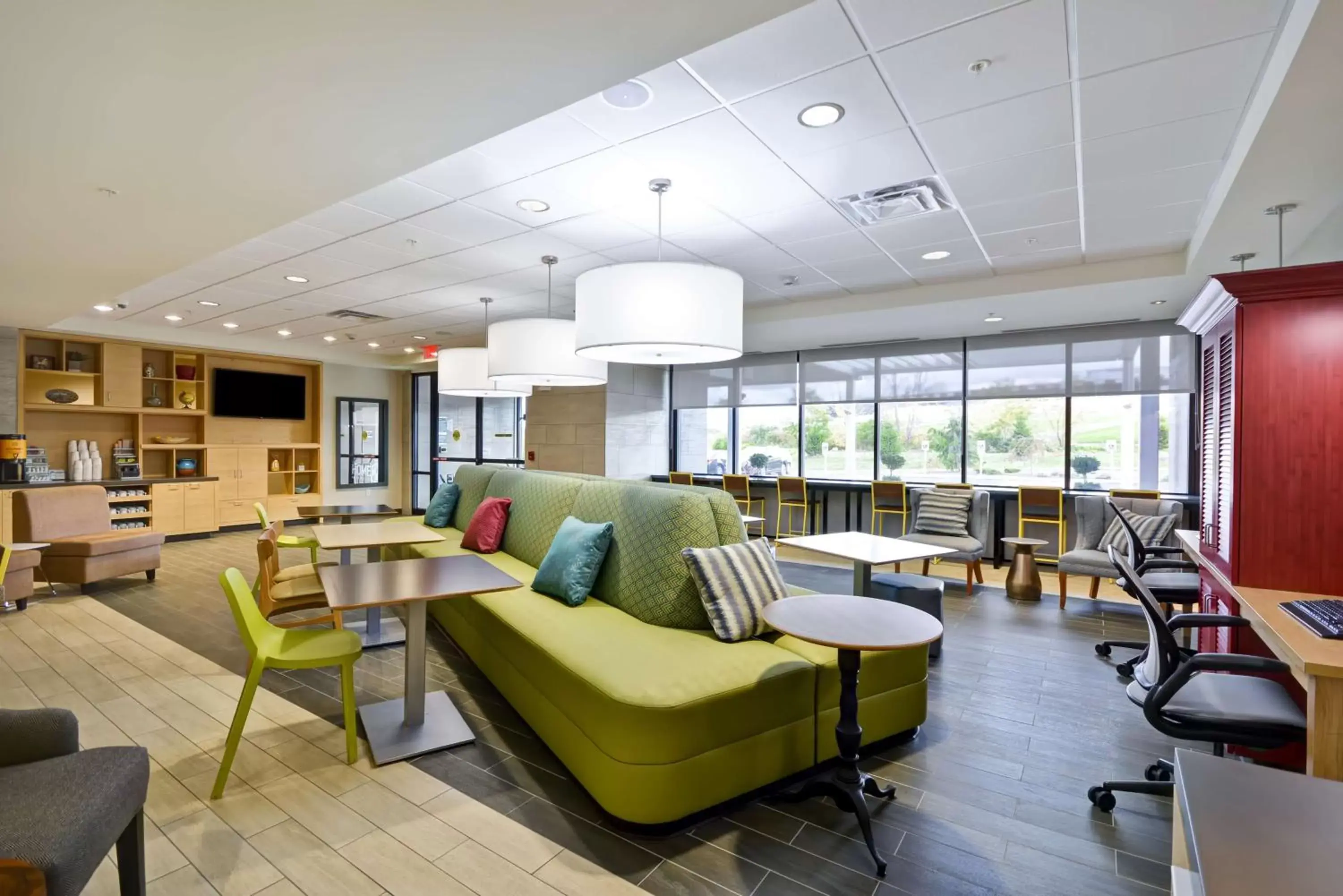 Lobby or reception in Home2 Suites By Hilton Oswego