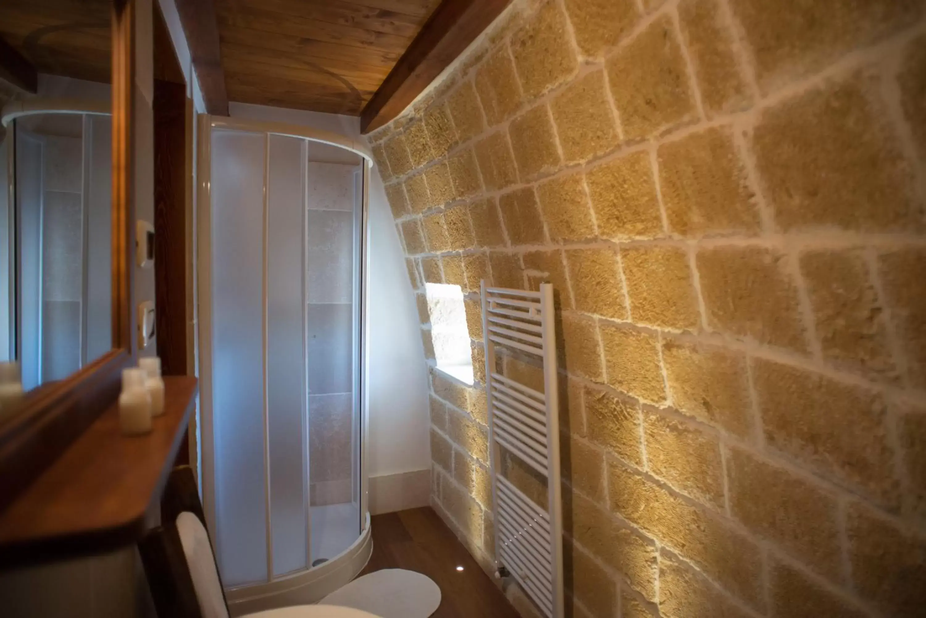 Bathroom in Grandi Trulli Bed & Breakfast