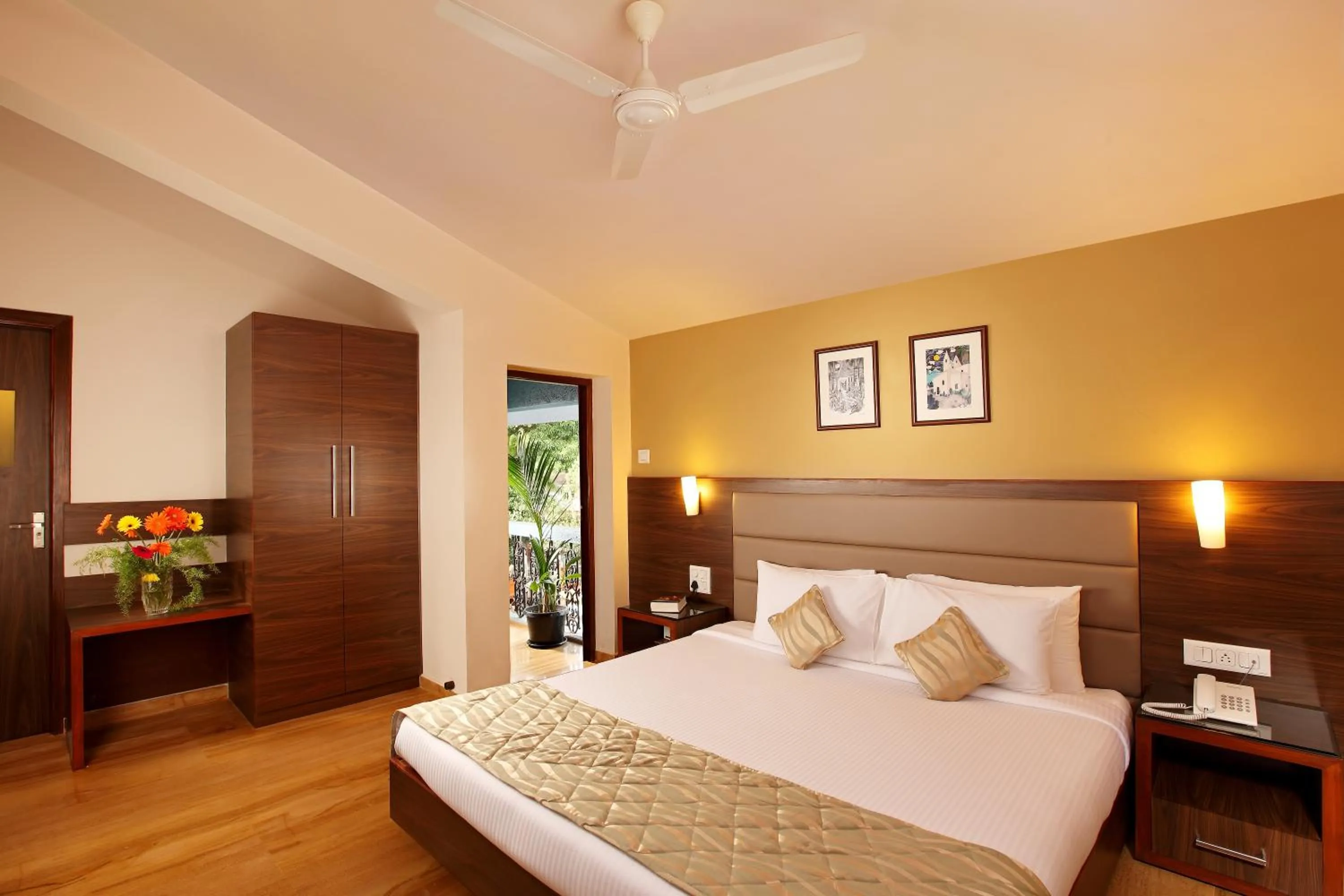 Photo of the whole room, Bed in The Hawaii Comforts Panjim Donapaula