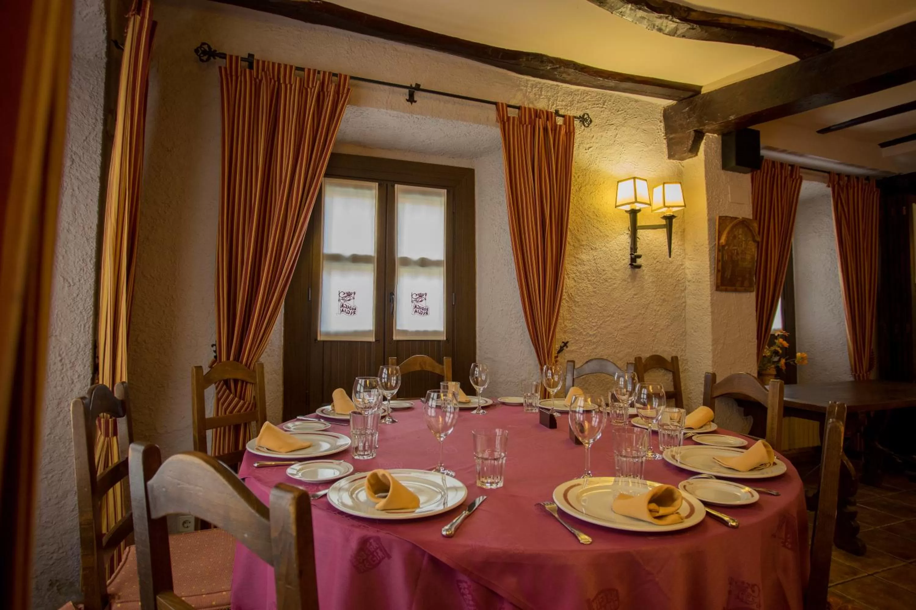 Restaurant/places to eat in Hotel La Posada Regia
