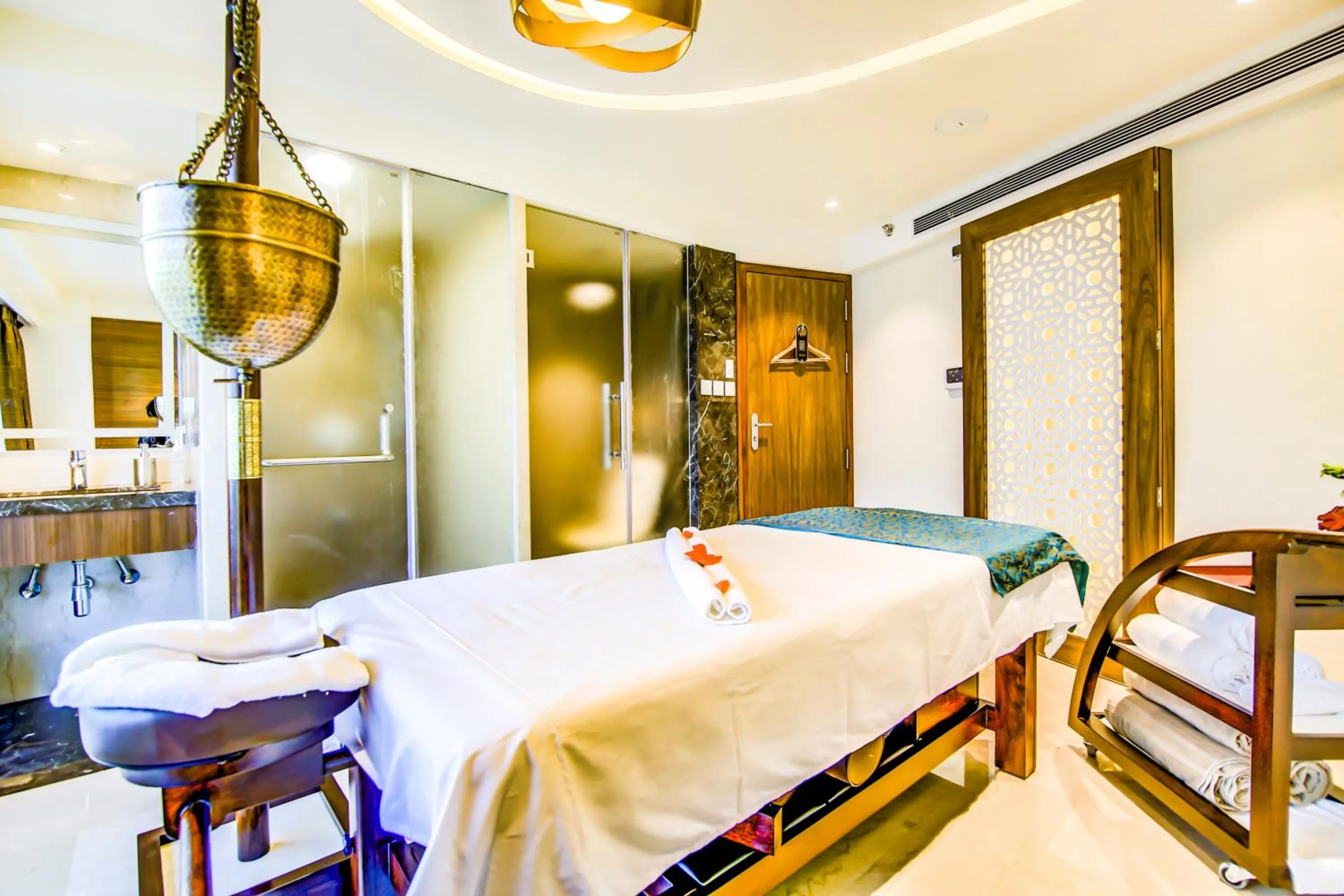 Massage, Bed in Radisson Blu Gorakhpur