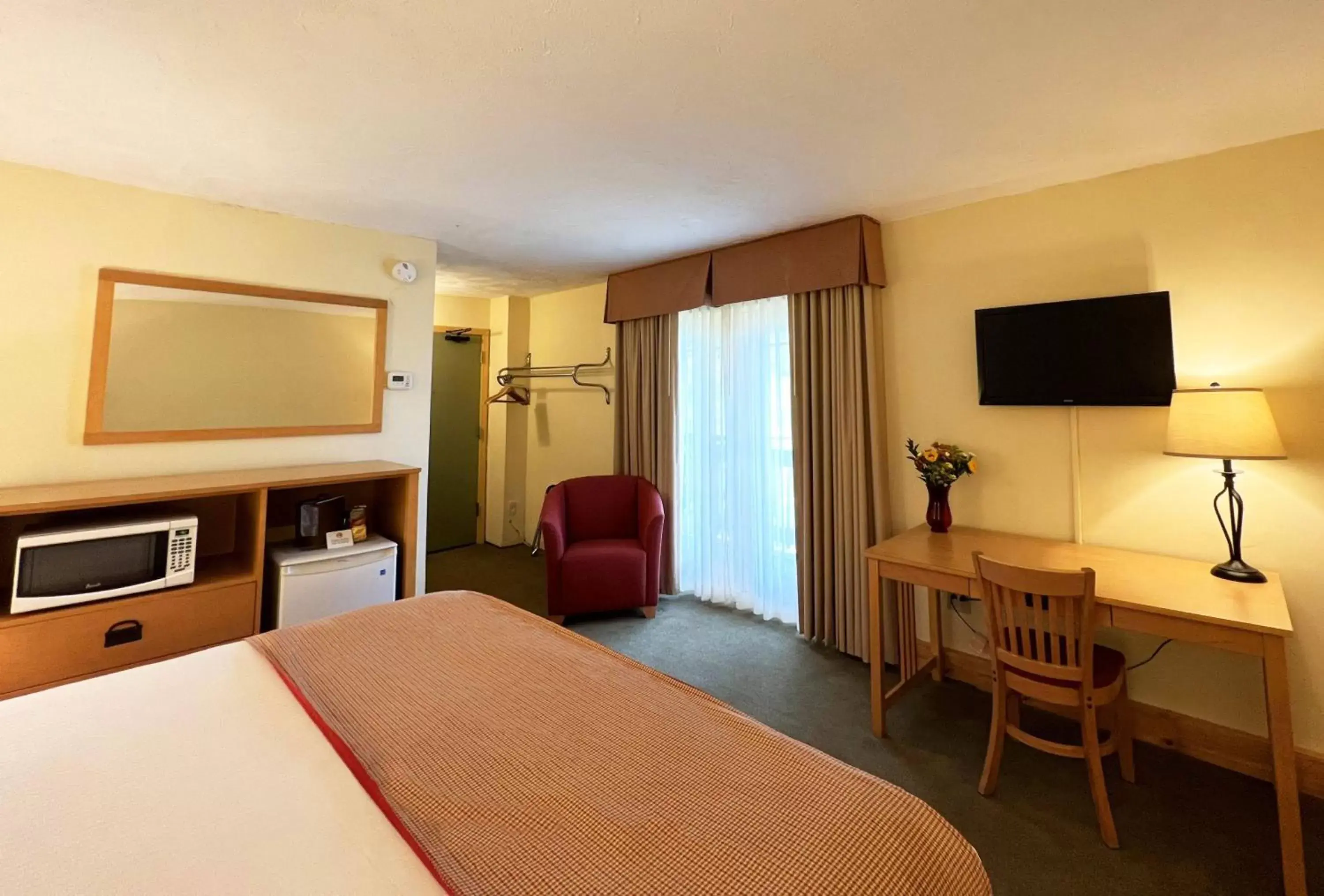 King Room in Lodge at Bromley King Room in Lodge at Bromley