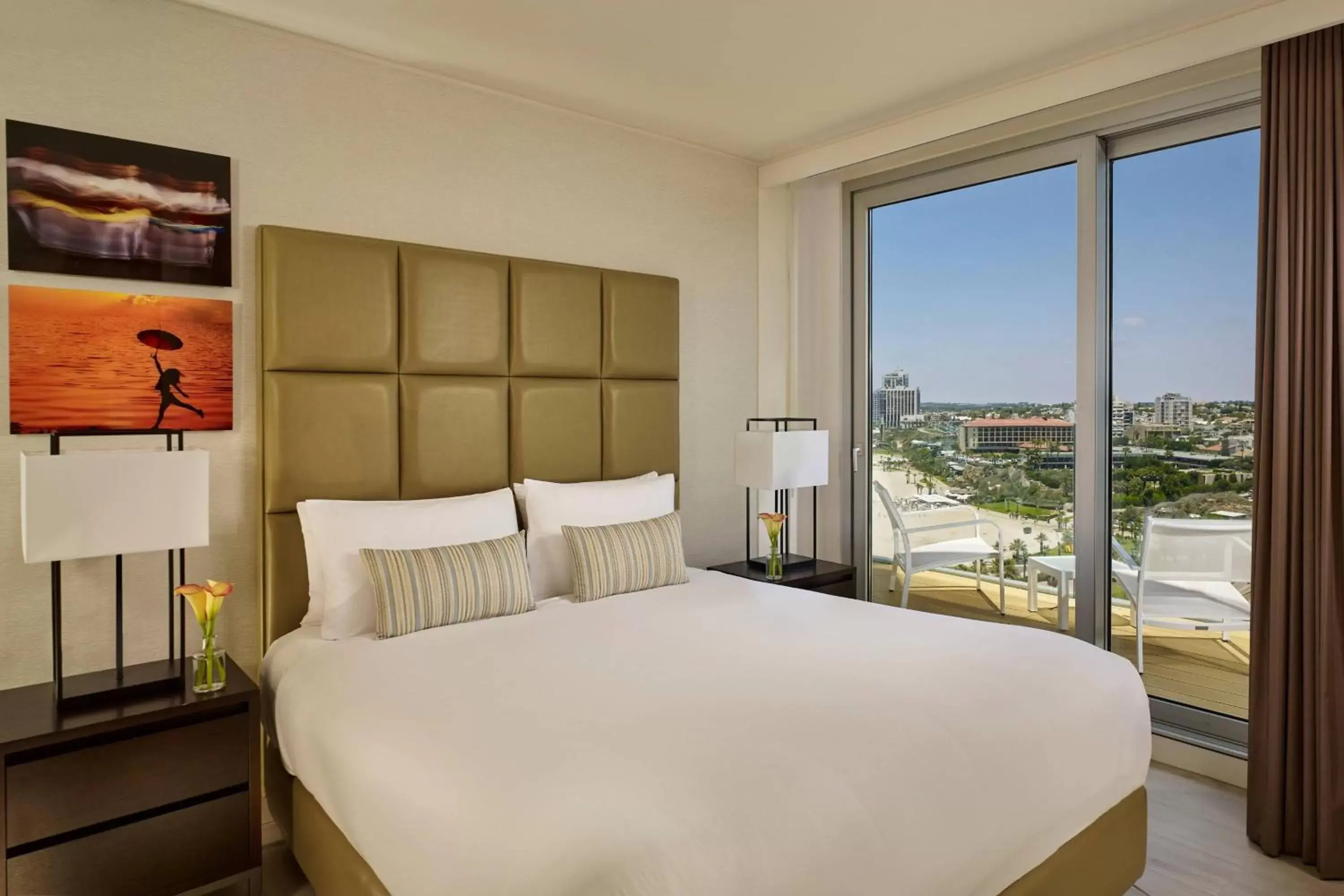 Bedroom, Bed in The Ritz-Carlton, Herzliya
