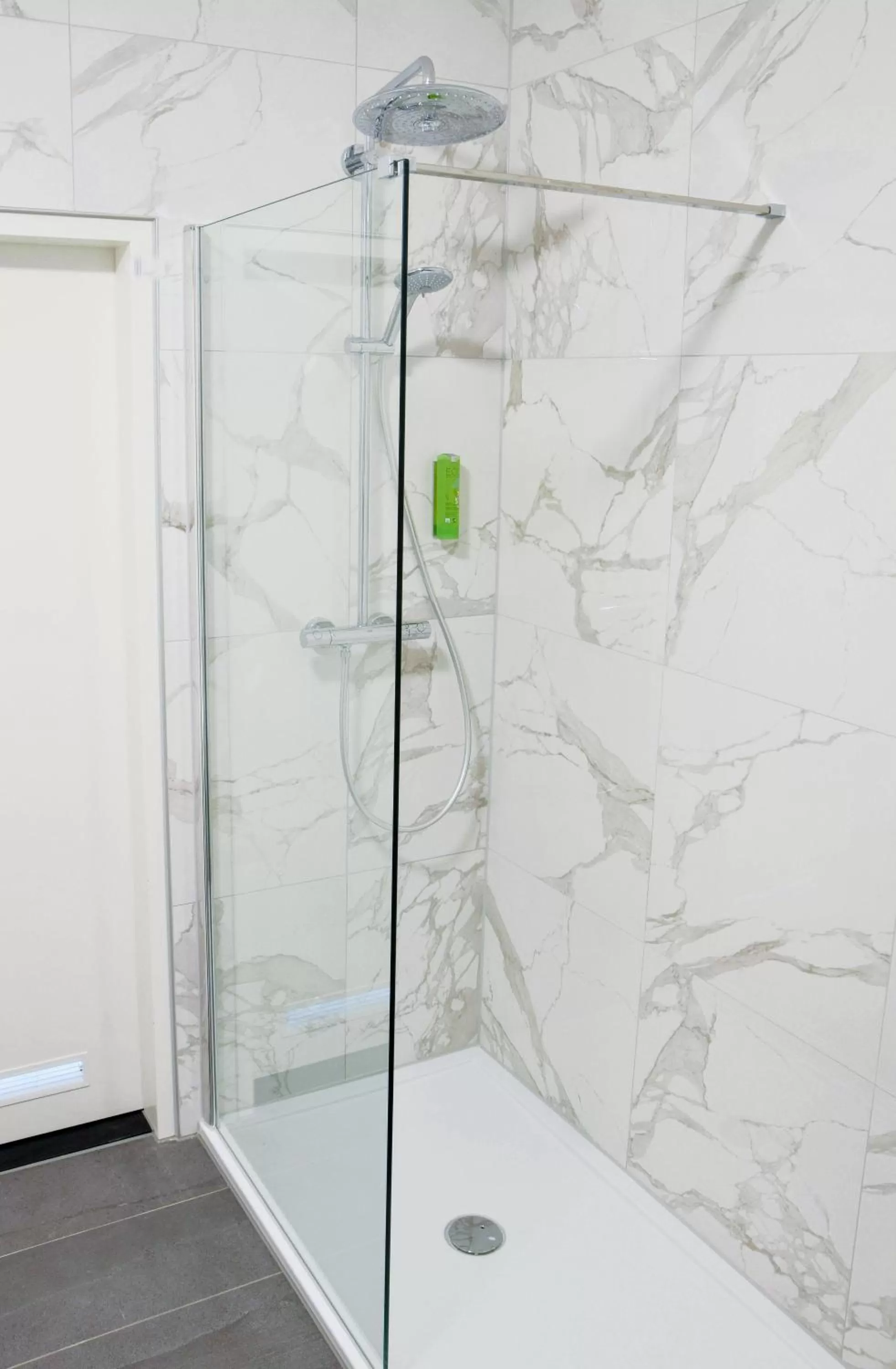 Shower in Hotel Sebel