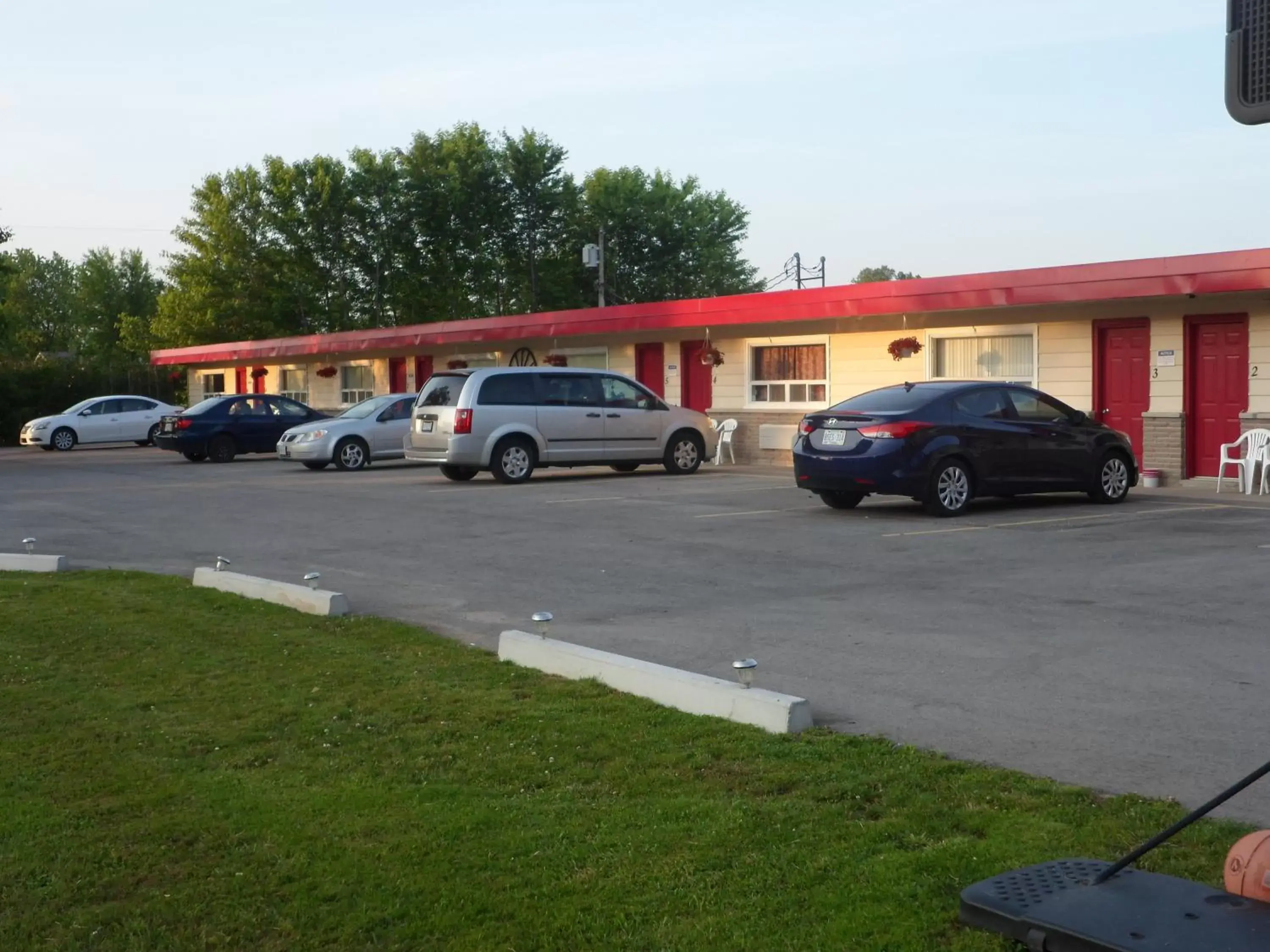 Property Building in The Silver Birch Motel