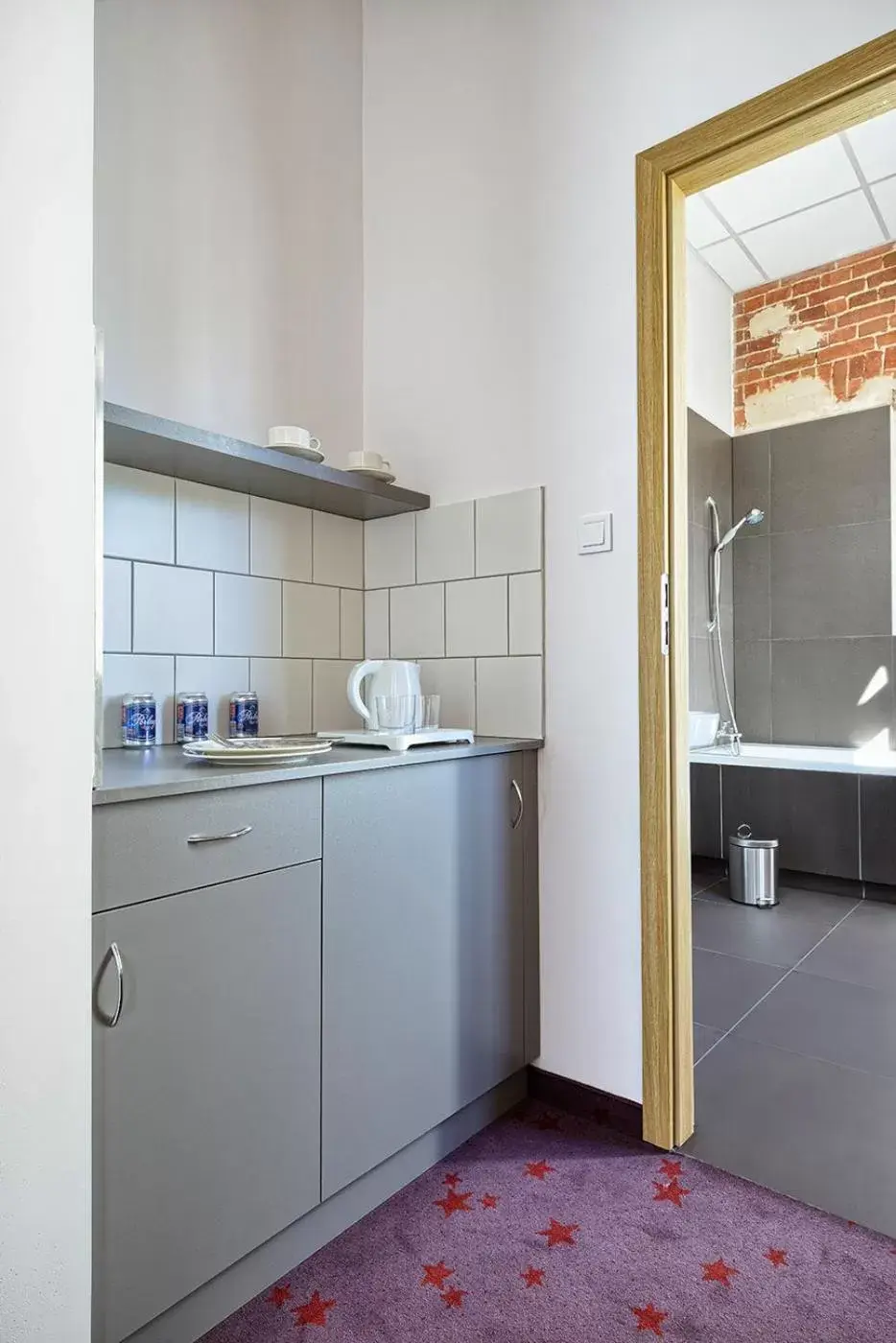 Coffee/tea facilities, Kitchen/Kitchenette in Koszary Arche Hotel