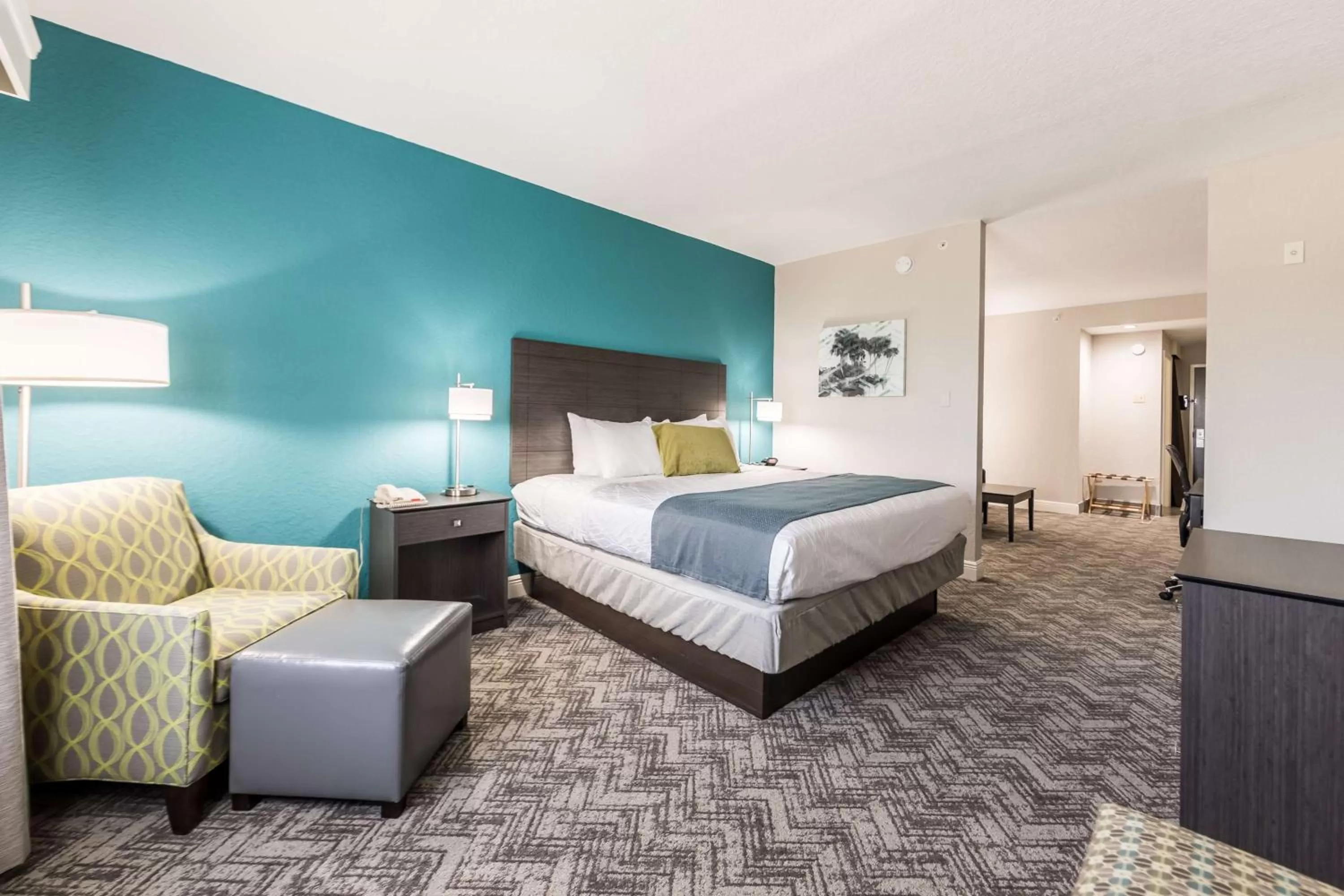 Photo of the whole room, Bed in Best Western Plus Sebastian Hotel & Suites