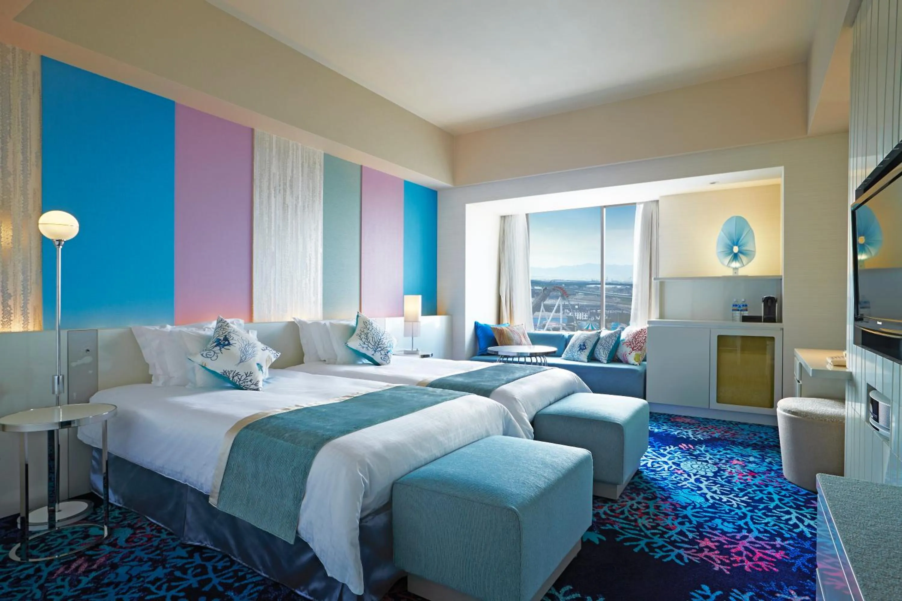 Ocean Deluxe Room for 3 people - Non-Smoking - Top Floor in Hotel Universal Port