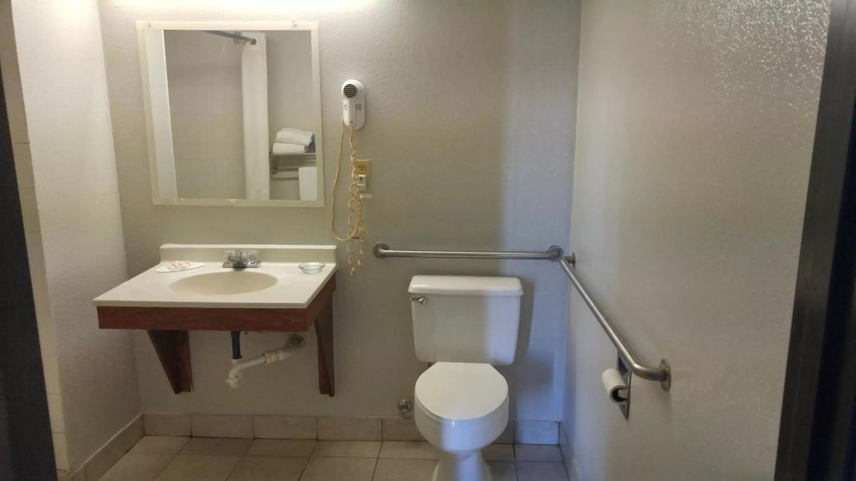 Bathroom in Super 8 by Wyndham Waynesboro