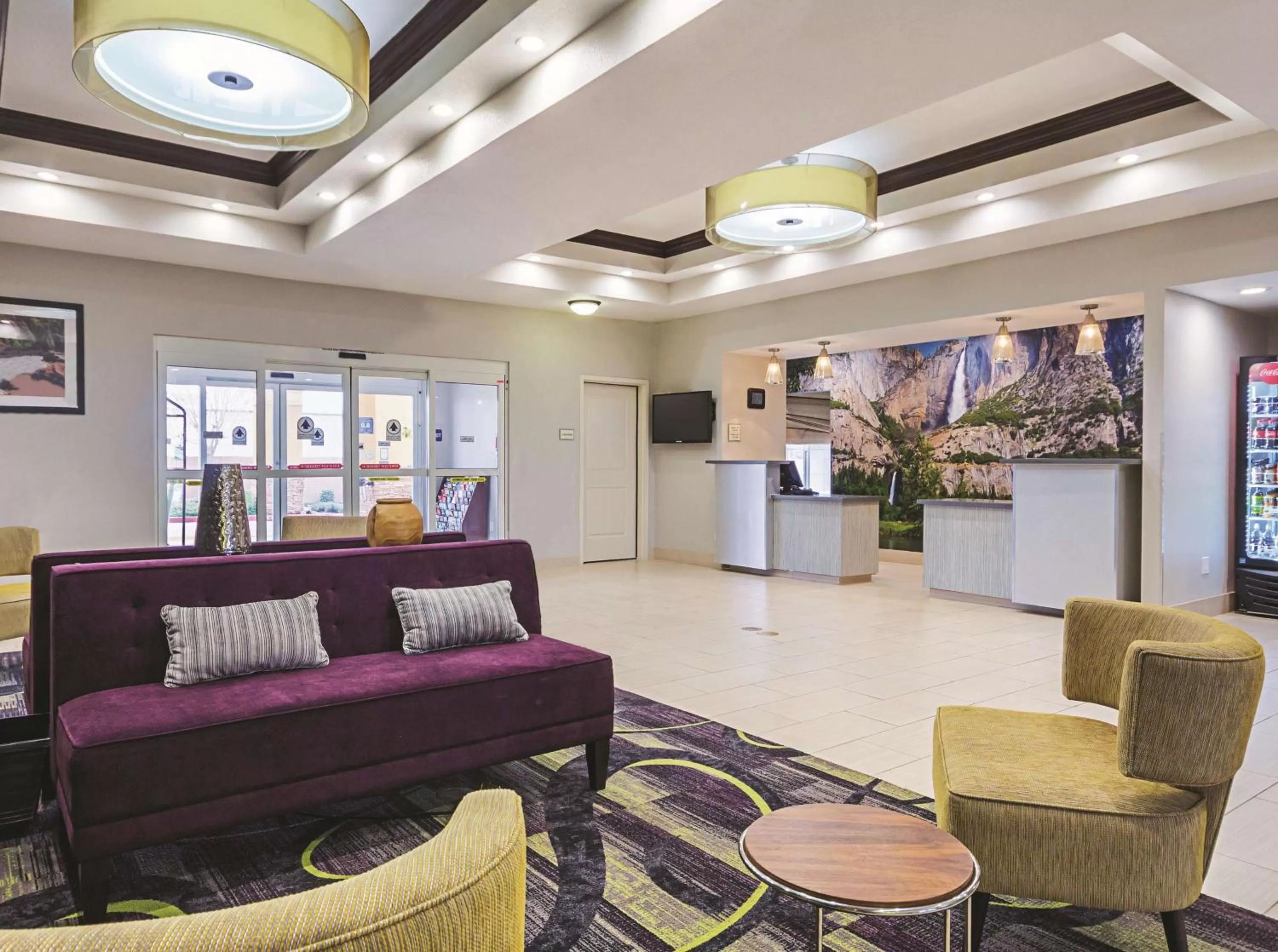 Lobby or reception in La Quinta by Wyndham Fresno Northwest