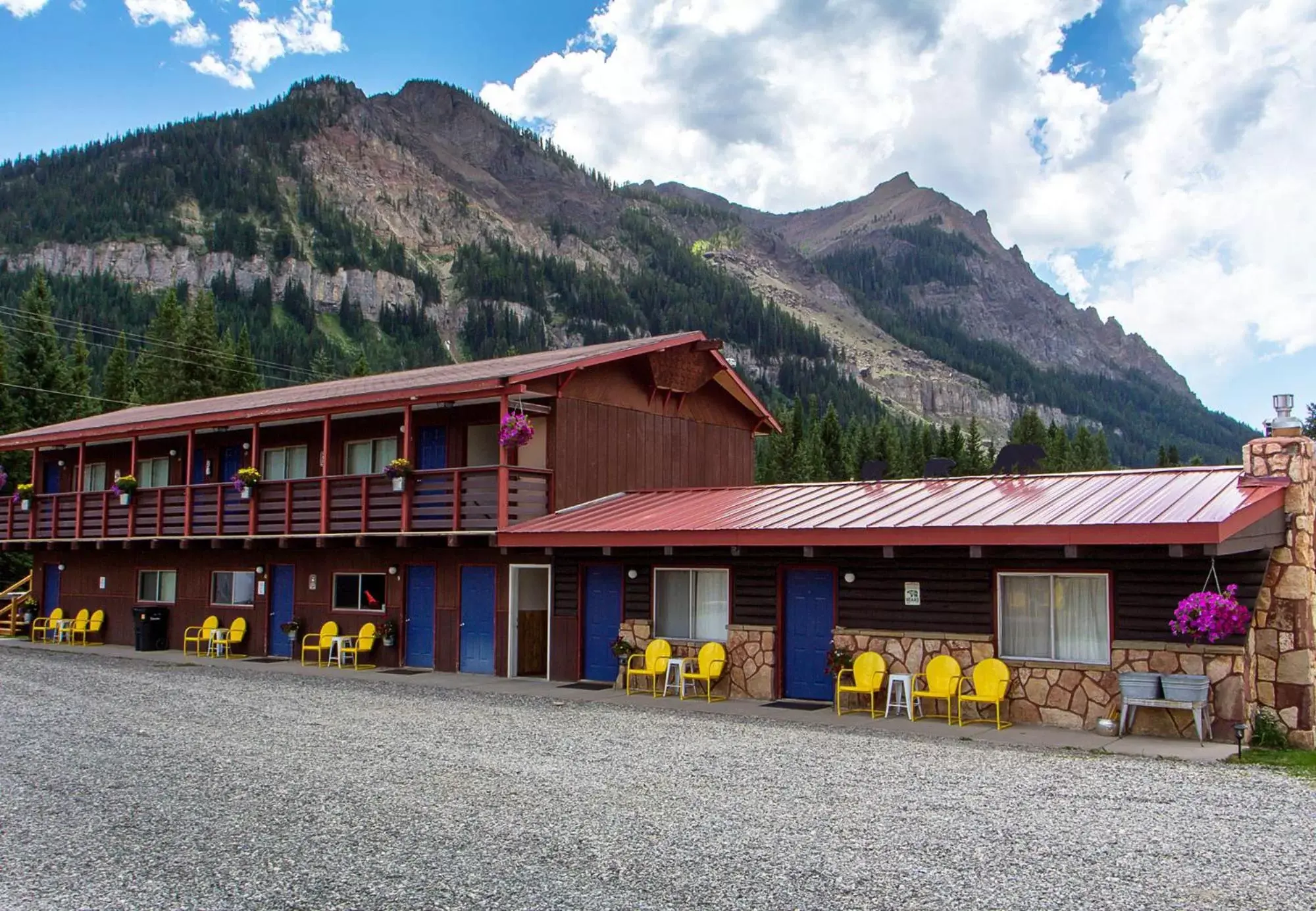 Property Building in High Country Motel and Cabins