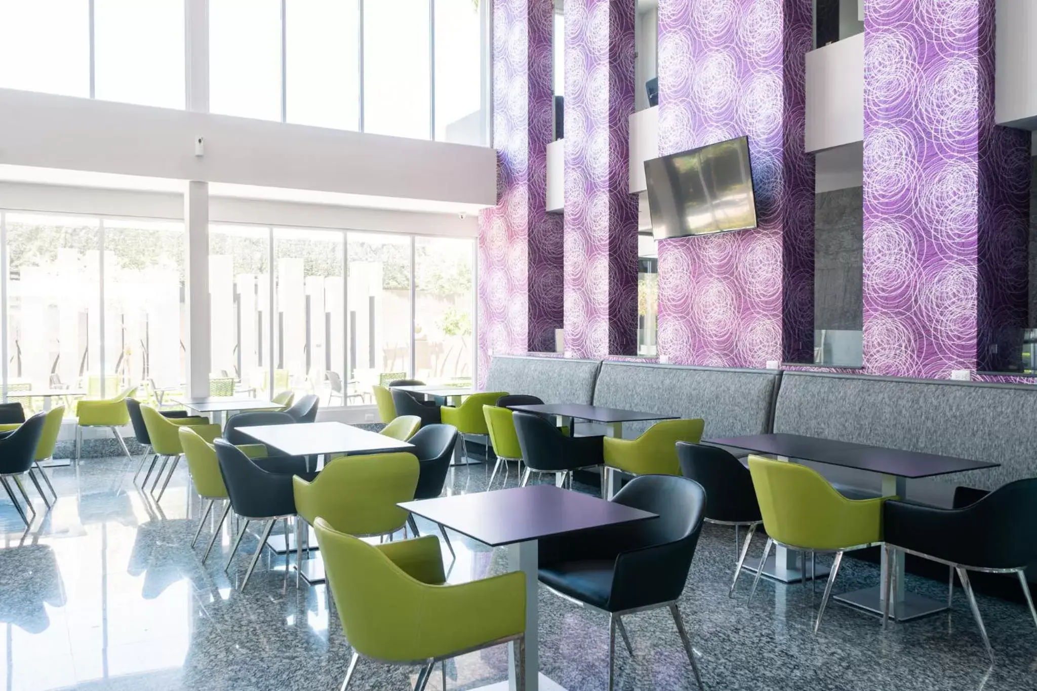 Breakfast, Lounge/Bar in Holiday Inn Express Hotel & Suites Hermosillo, an IHG Hotel