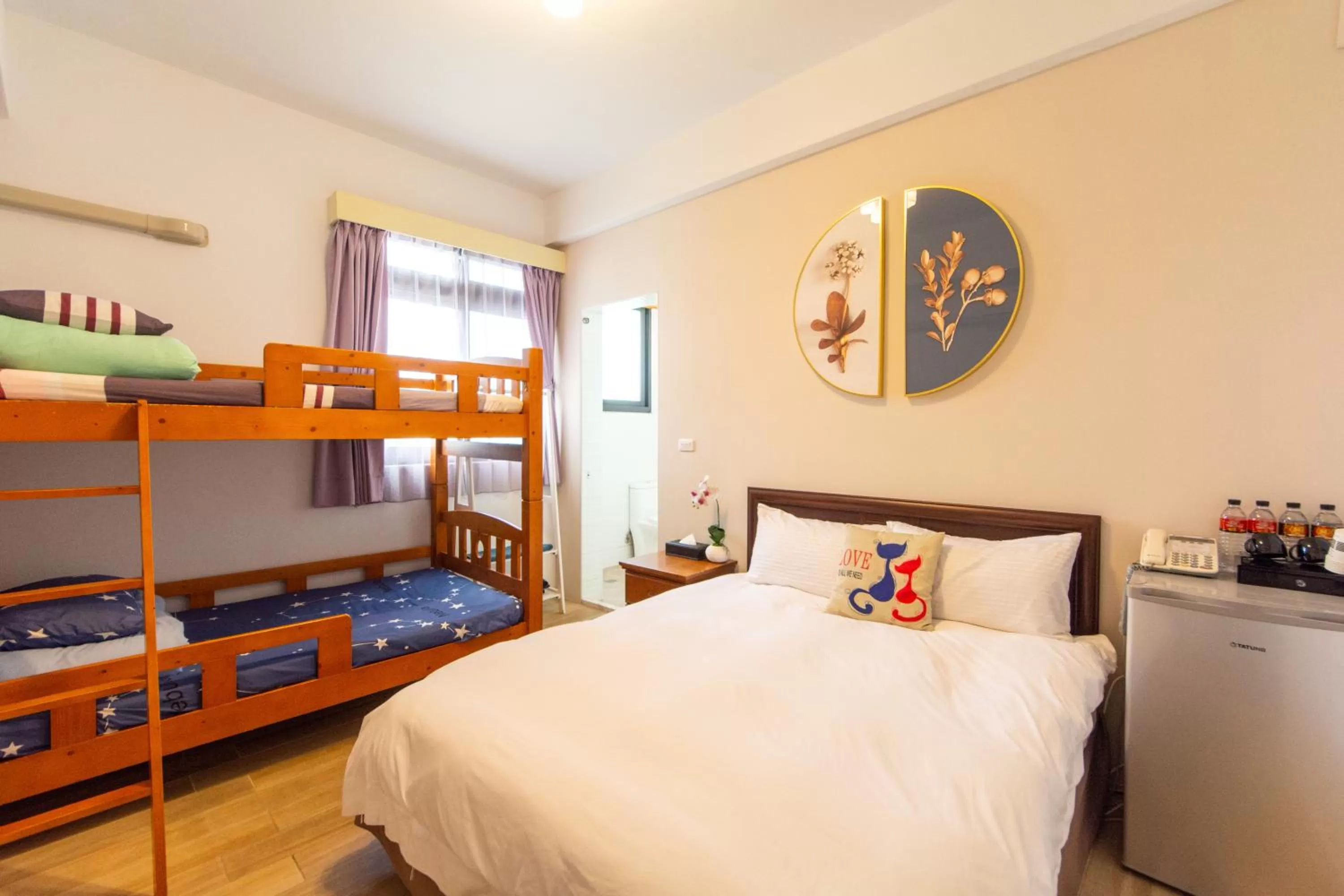 Decorative detail, Bed in Jinguann B&B