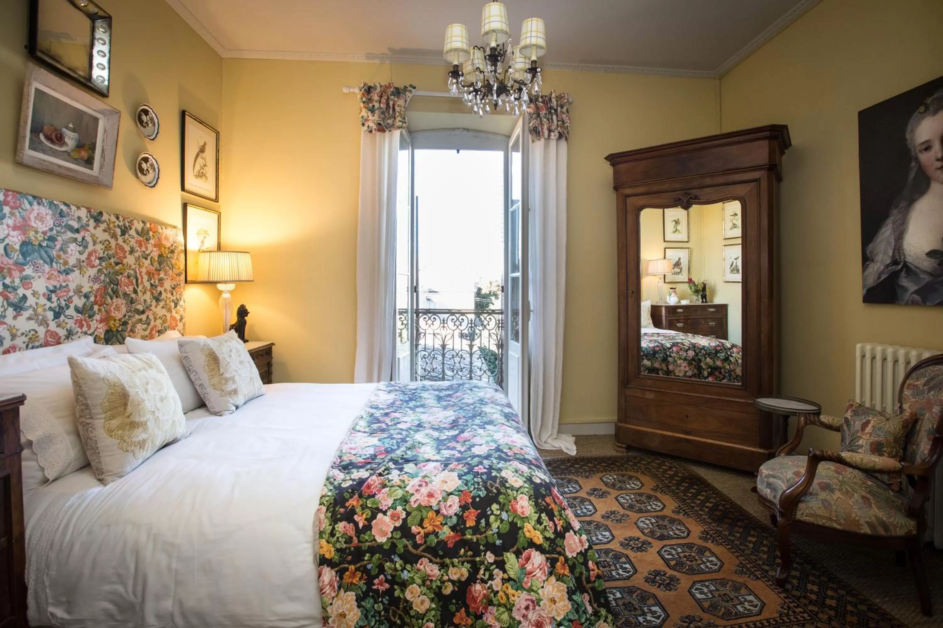 Bedroom, Bed in Carcassonne Bed and Breakfast du Palais