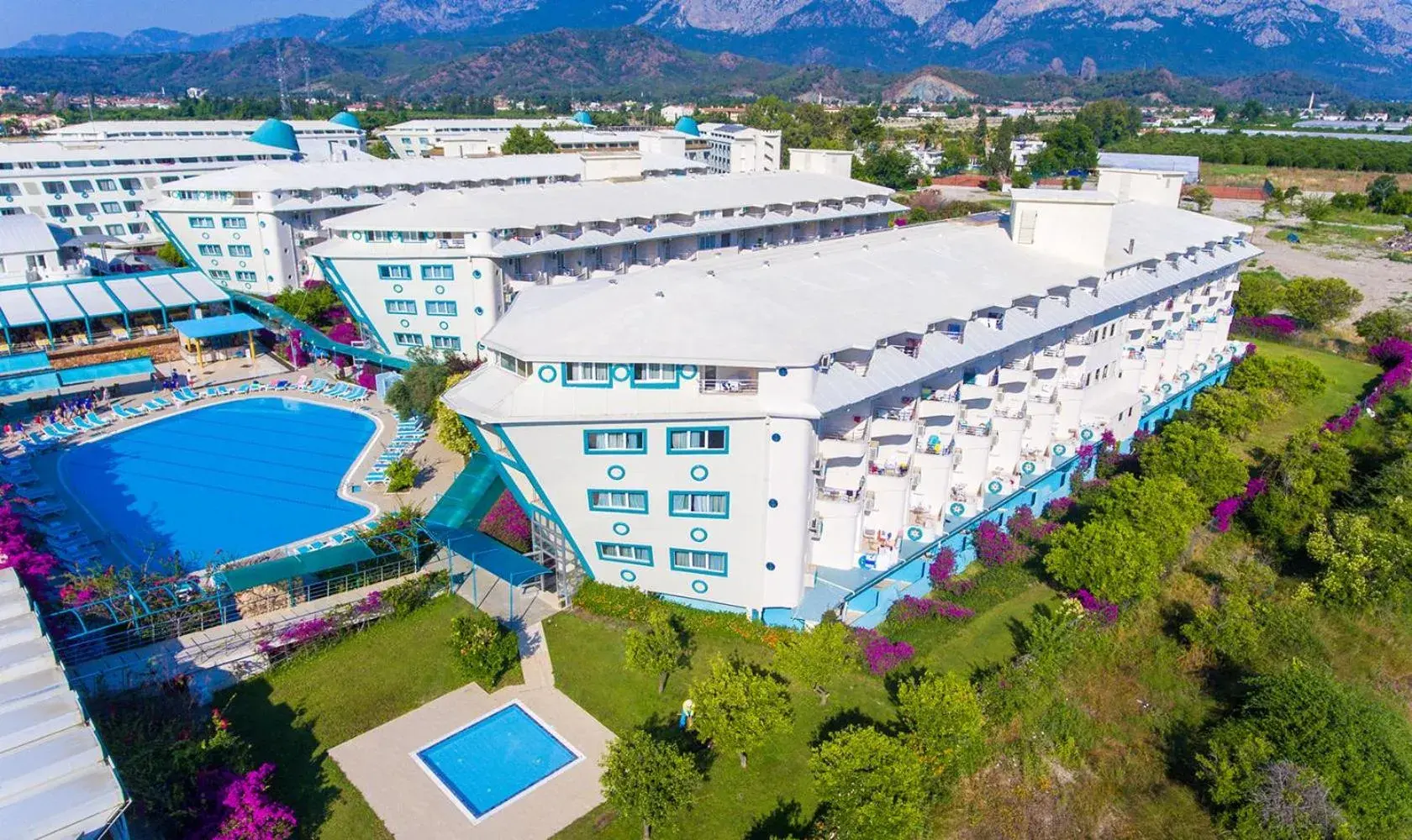 Property building in Miarosa Kemer Beach Property building in Miarosa Kemer Beach