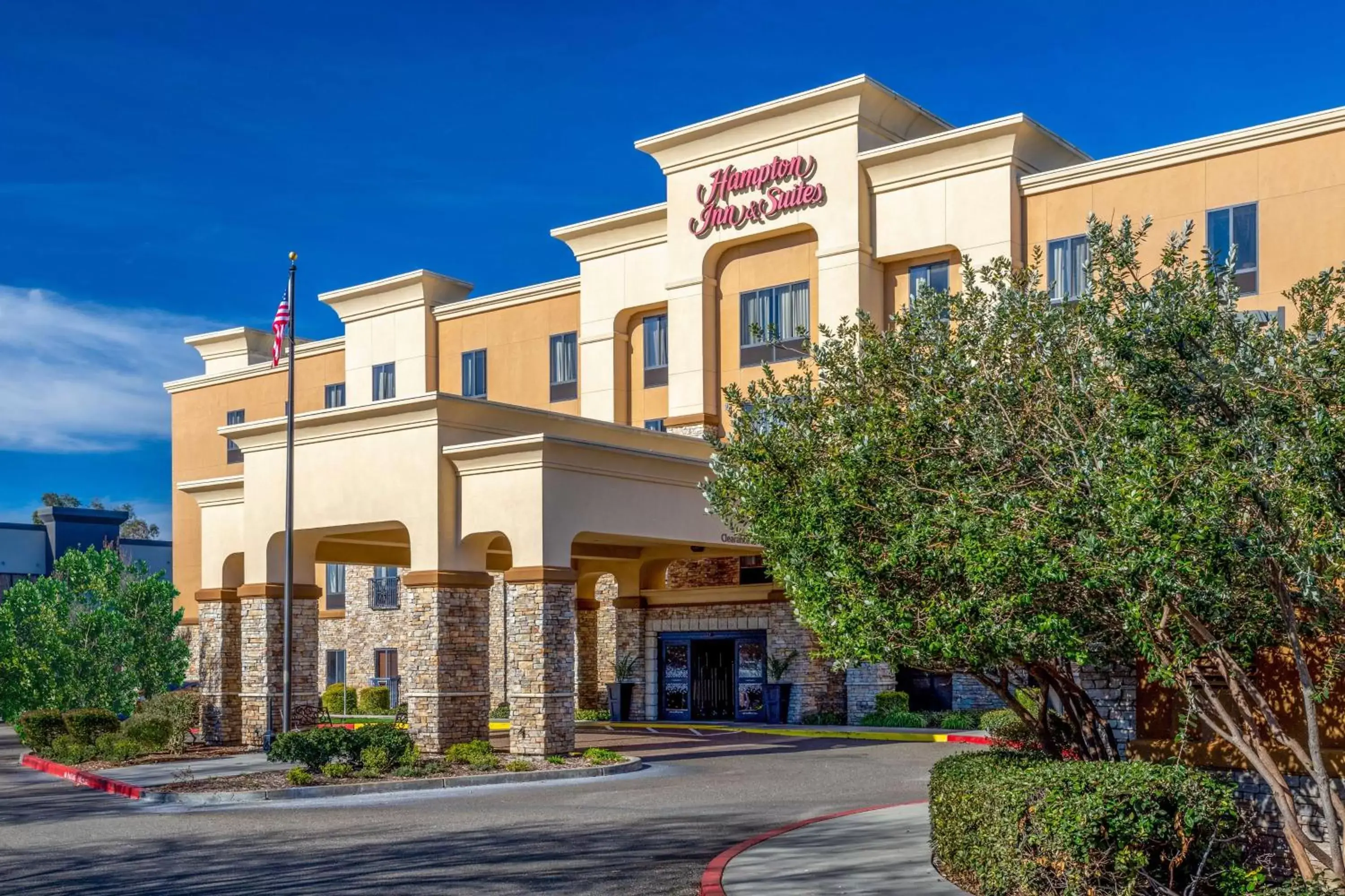 Property building in Hampton Inn & Suites Sacramento-Elk Grove Laguna I-5 Property building in Hampton Inn & Suites Sacramento-Elk Grove Laguna I-5