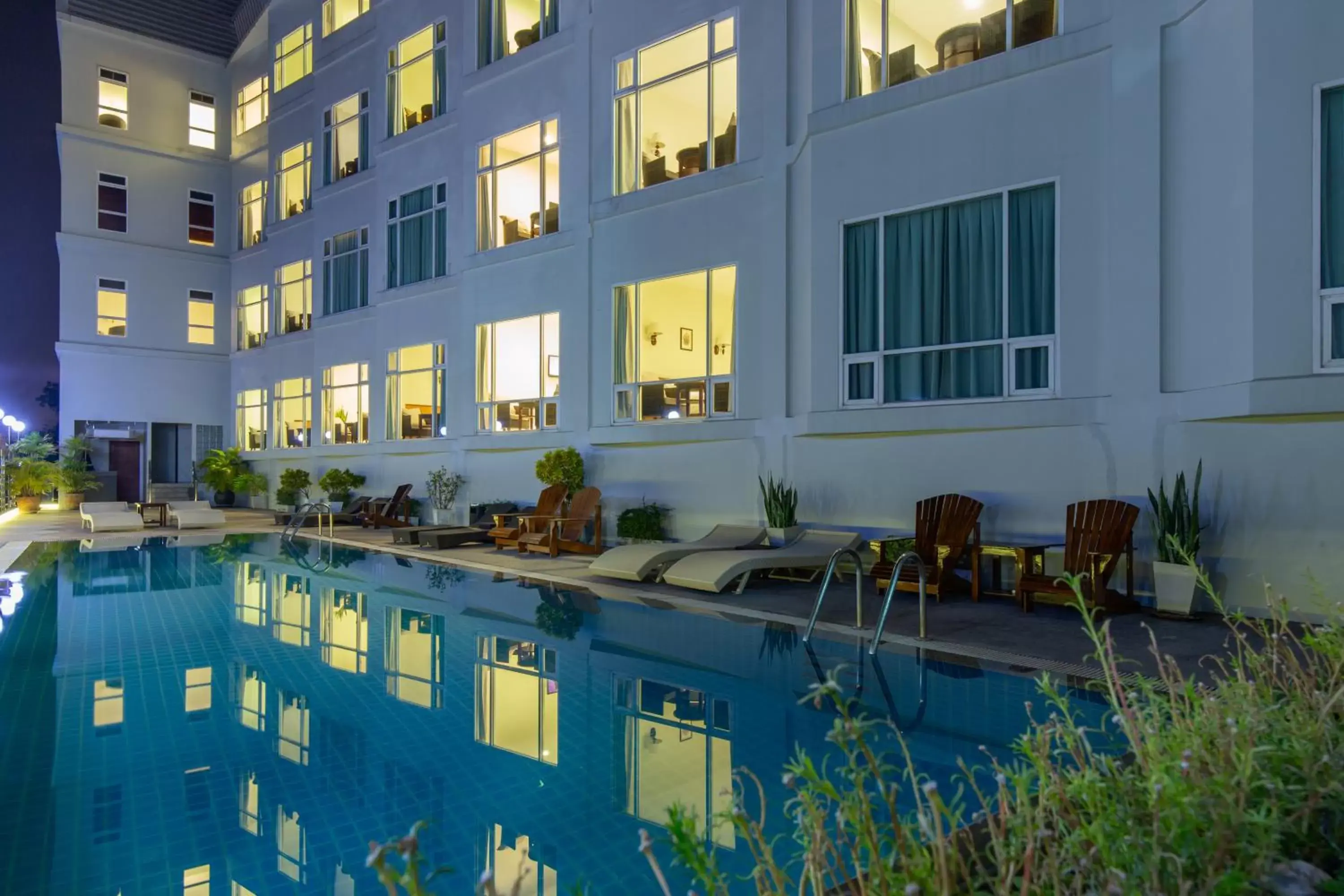 Swimming Pool in Kanchanaburi City Hotel - SHA Extra Plus