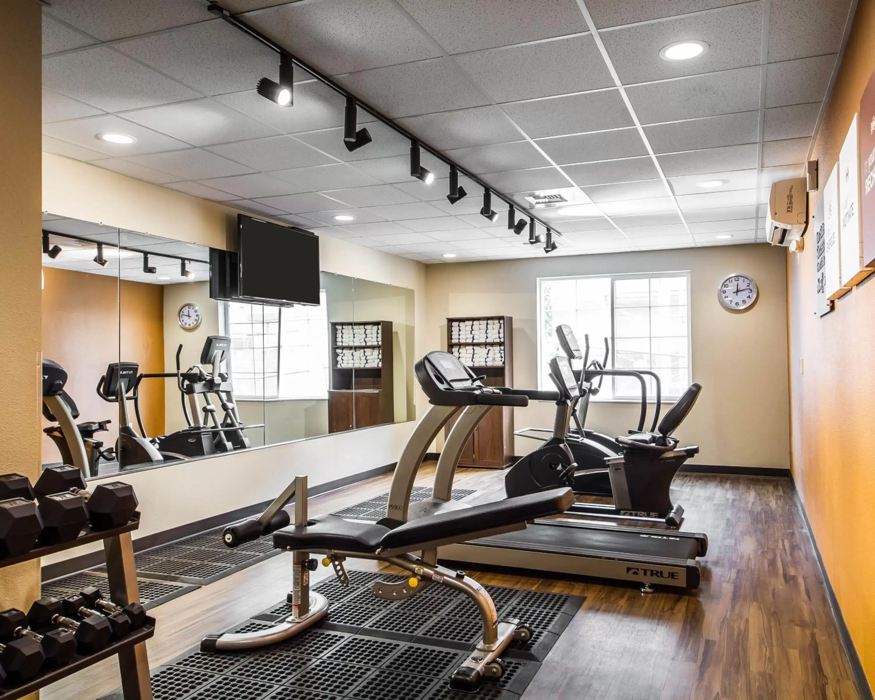 Fitness centre/facilities, Fitness Center/Facilities in Comfort Suites Woodland - Sacramento Airport
