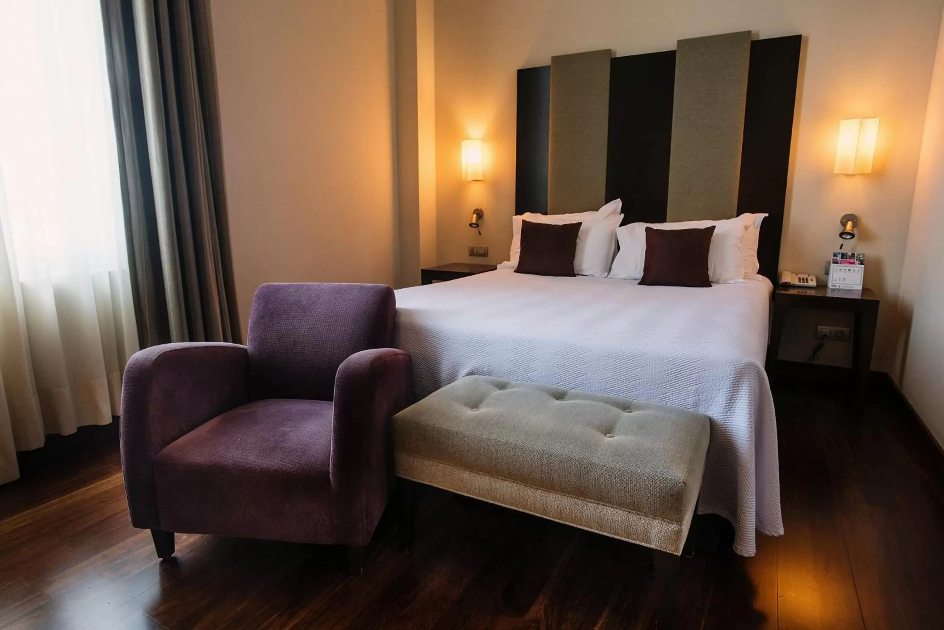 Bedroom, Bed in Hotel URH Palacio de Oriol