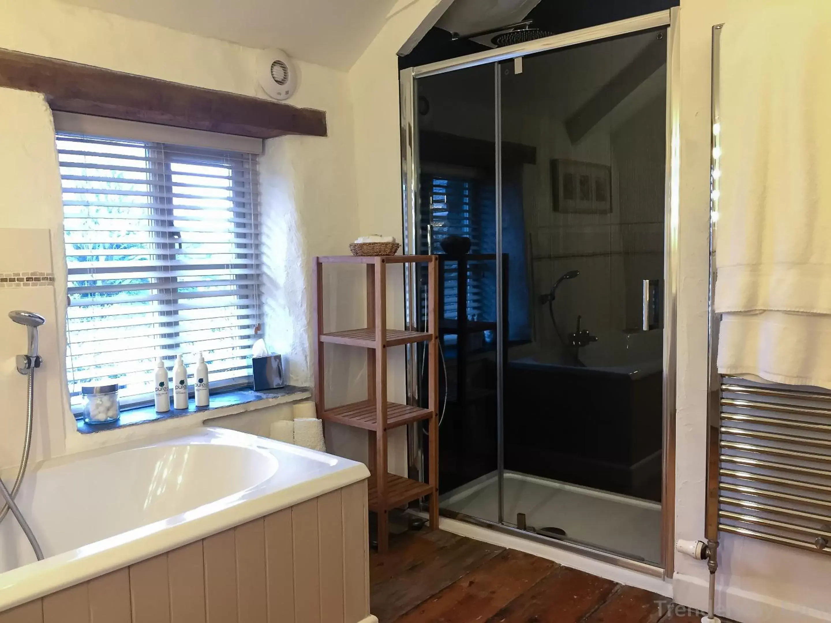 Shower, Bathroom in Trenderway Farm