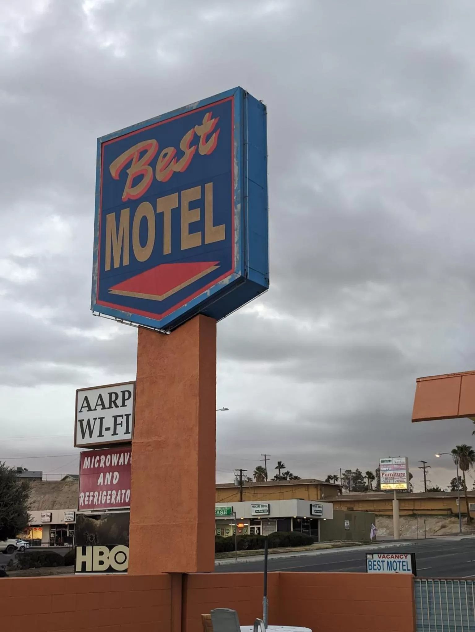 Day in BEST MOTEL on Historic Route 66, Barstow