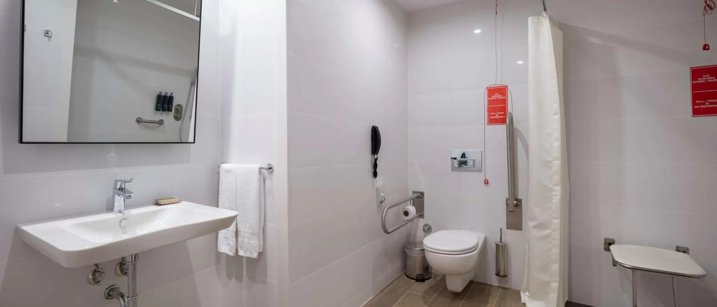 Bathroom in Hilton Garden Inn Erzurum Bathroom in Hilton Garden Inn Erzurum