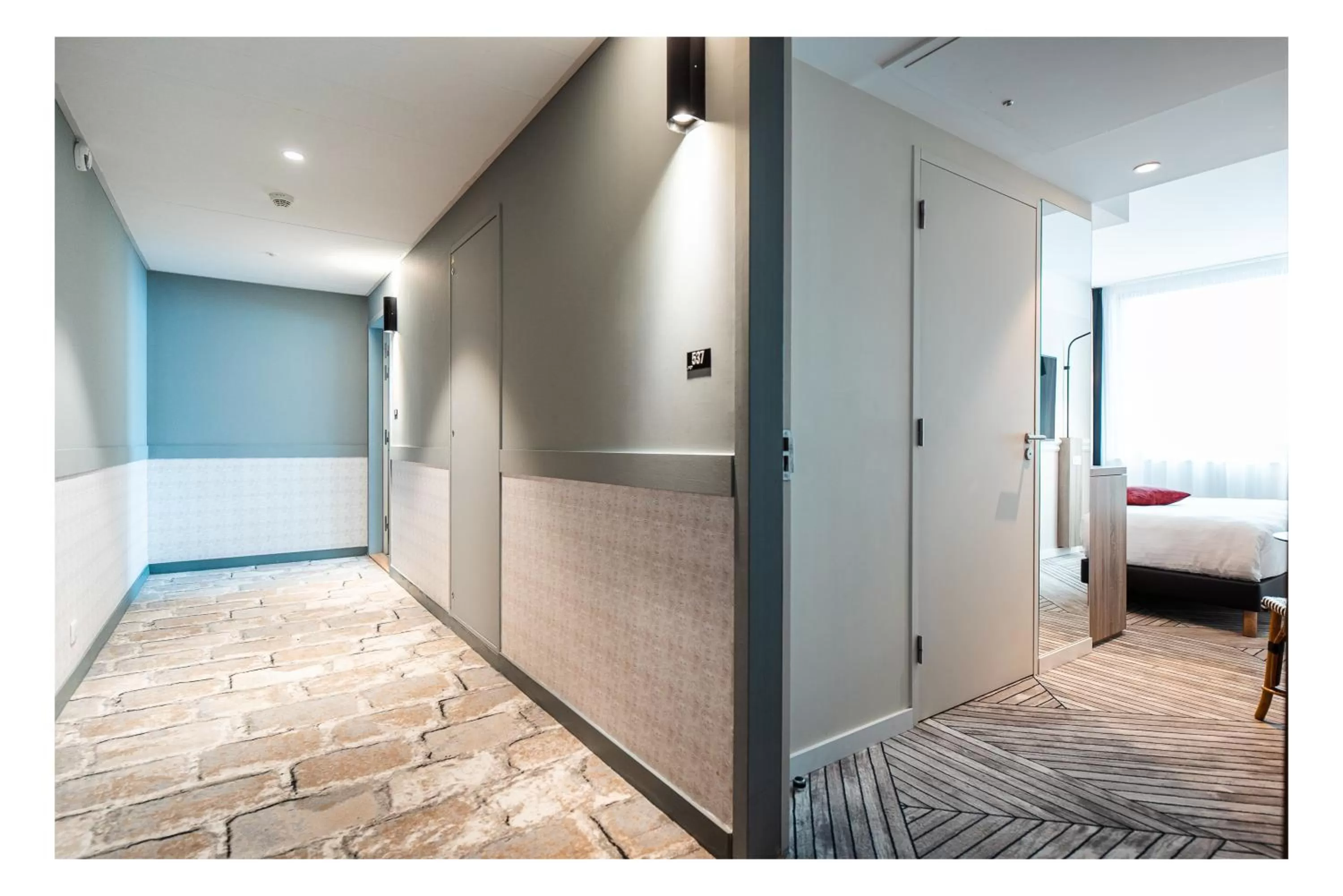 Bedroom, Bed in The Originals Boutique, Hôtel Maison Montmartre Paris Les Puces