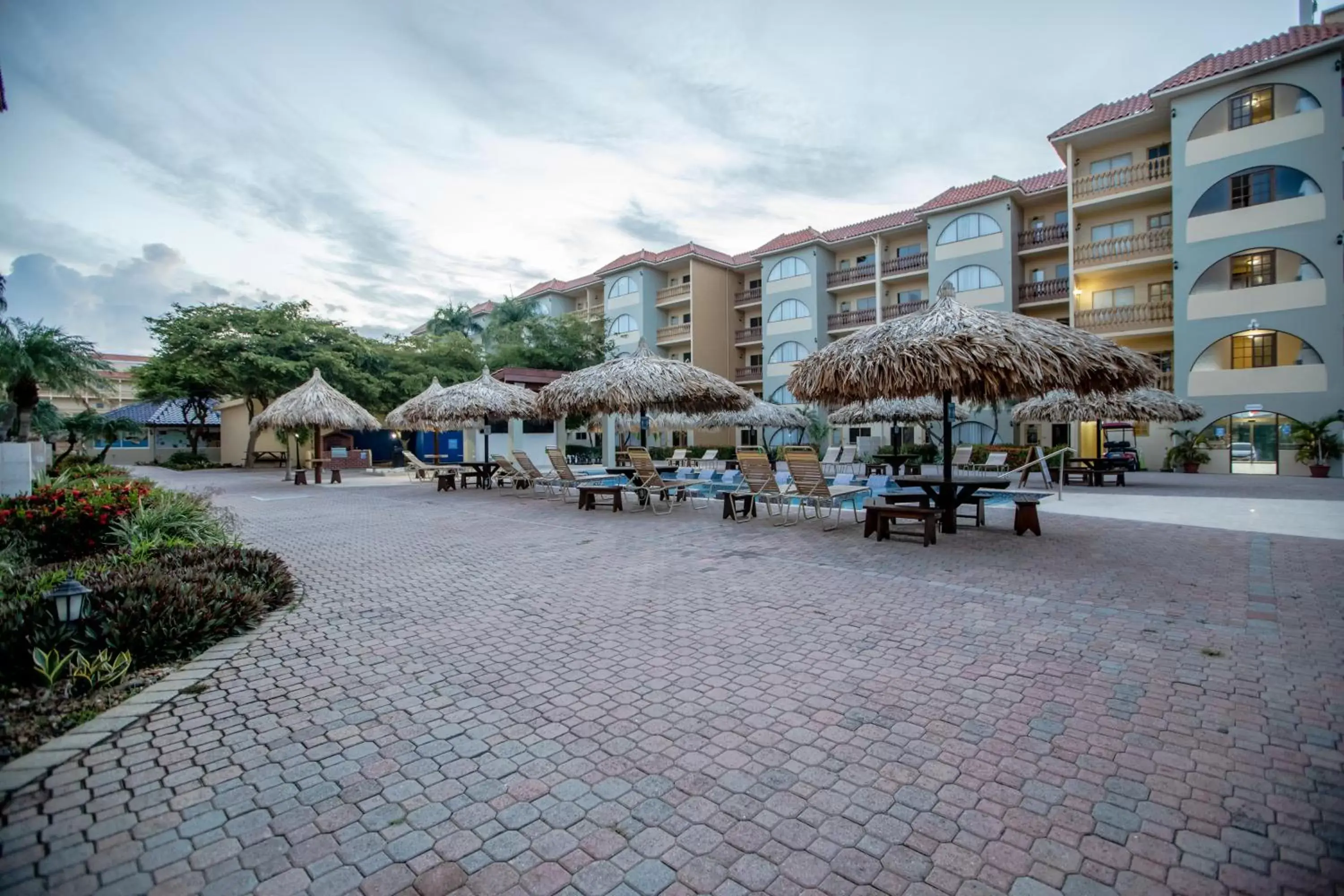 Inner courtyard view, Property Building in Eagle Aruba Resort & Casino