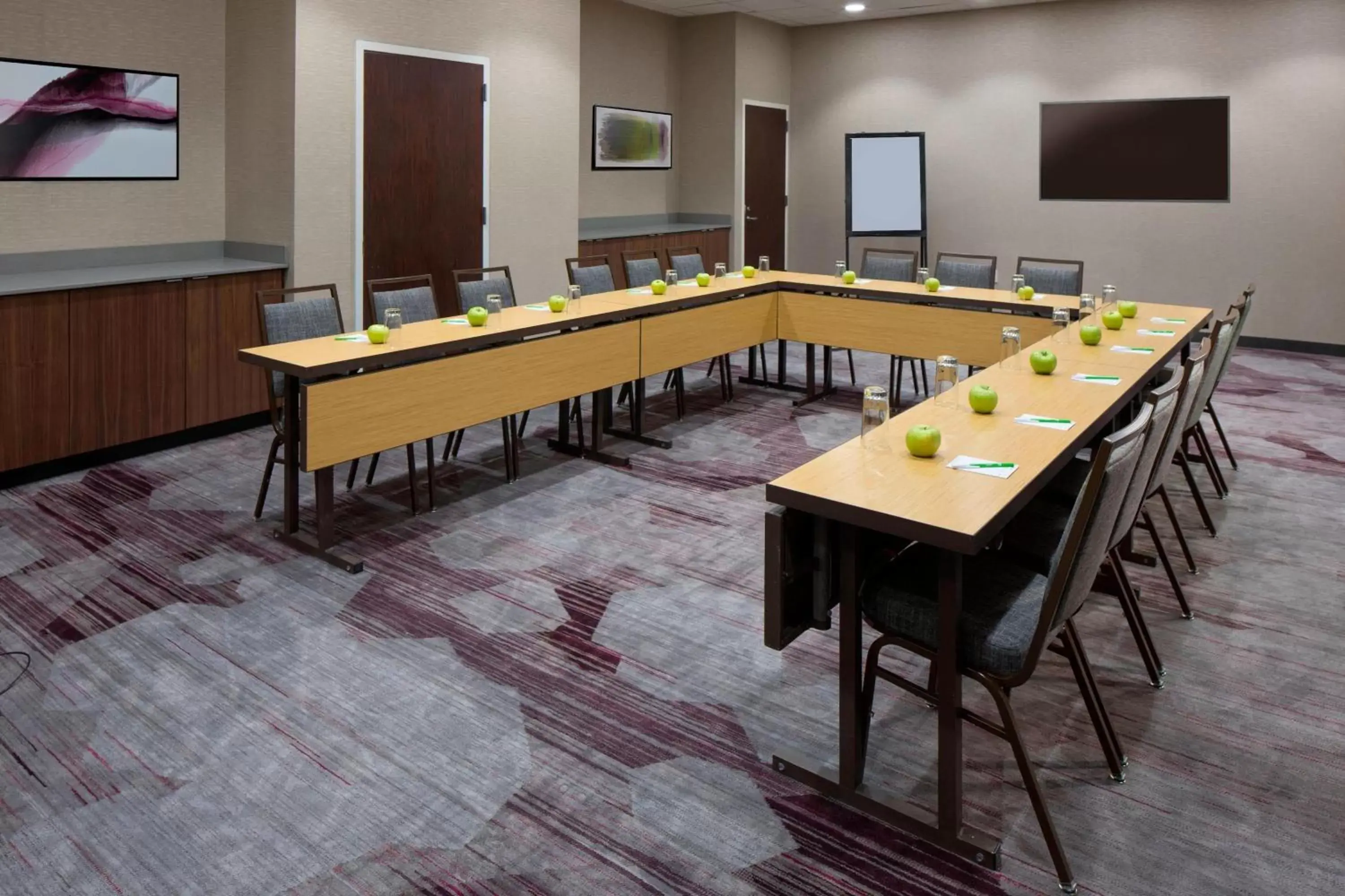Meeting/conference room in Courtyard by Marriott New Orleans Downtown Near the French Quarter