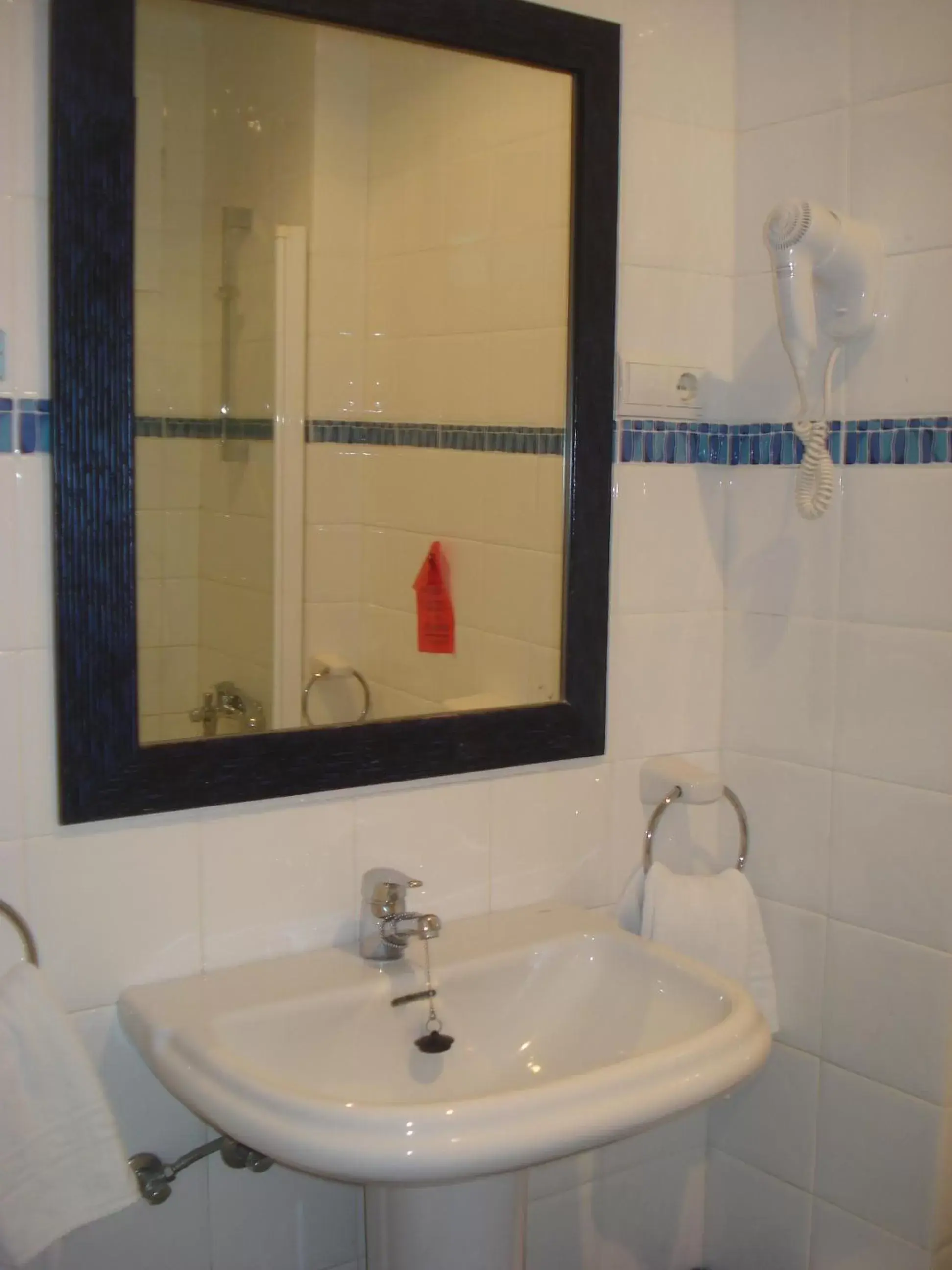 Bathroom in Ronda Hotel Polo