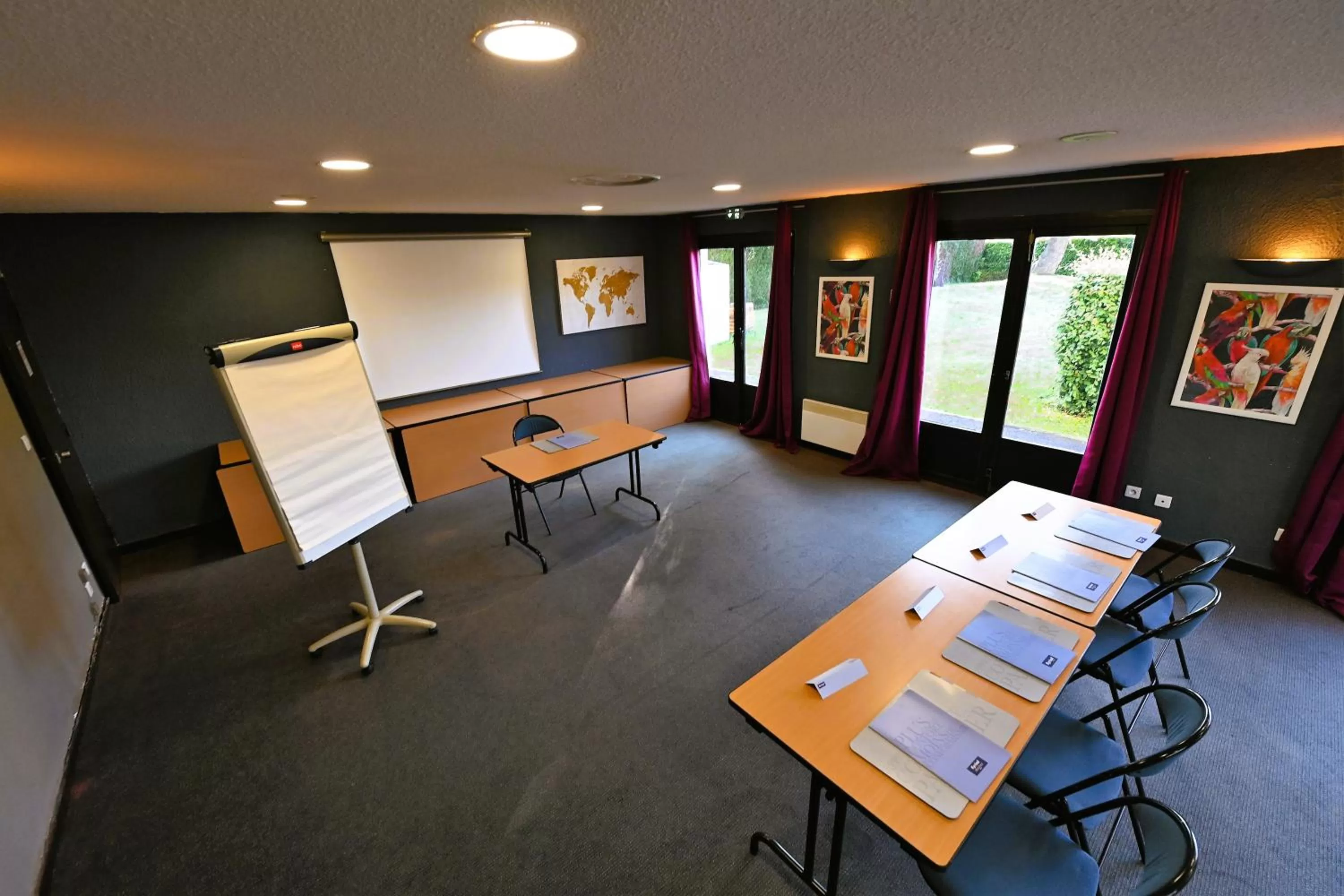 Meeting/conference room in Kyriad Tarbes Odos