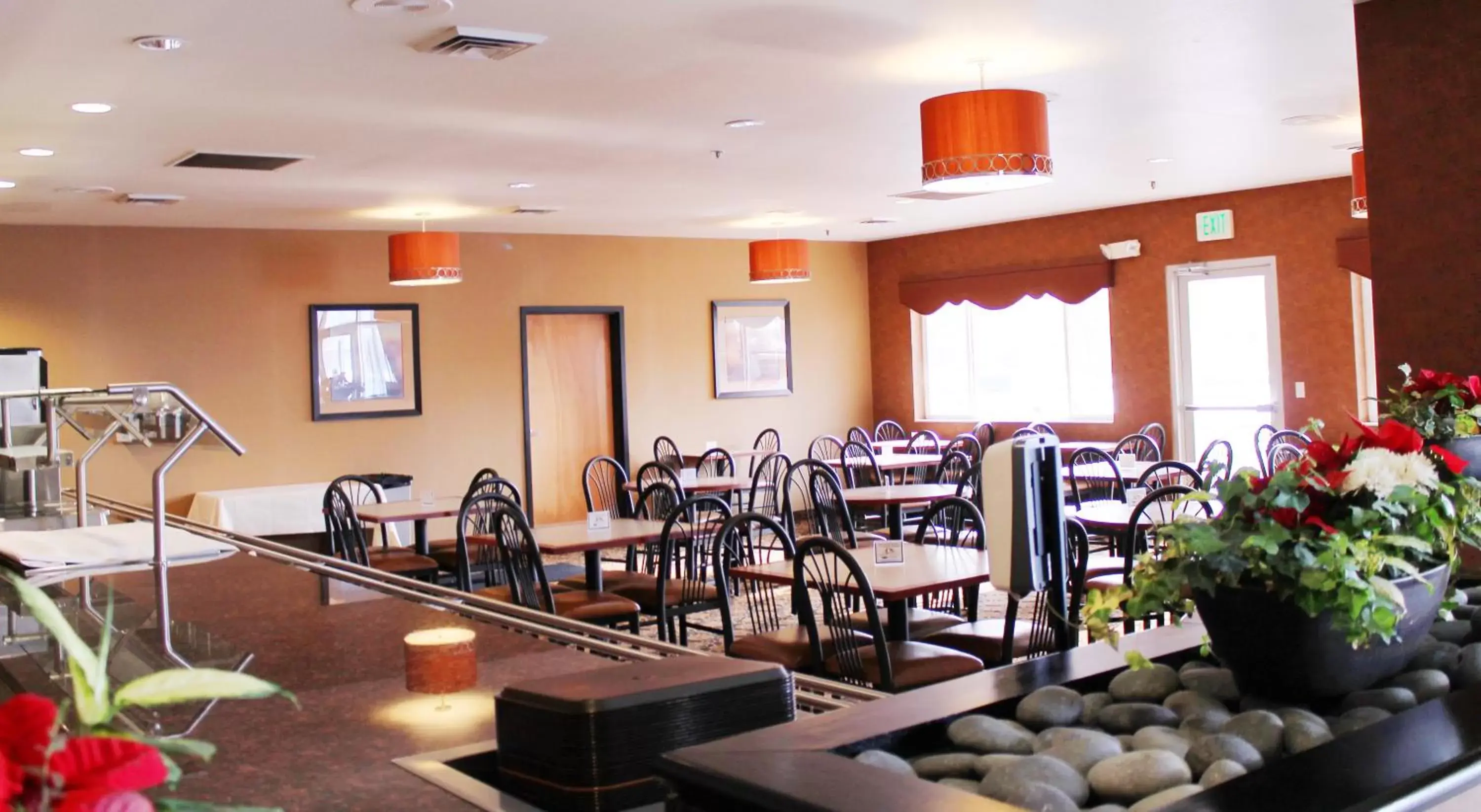 Restaurant/places to eat in Crystal Inn Hotel & Suites - West Valley City Restaurant/places to eat in Crystal Inn Hotel & Suites - West Valley City