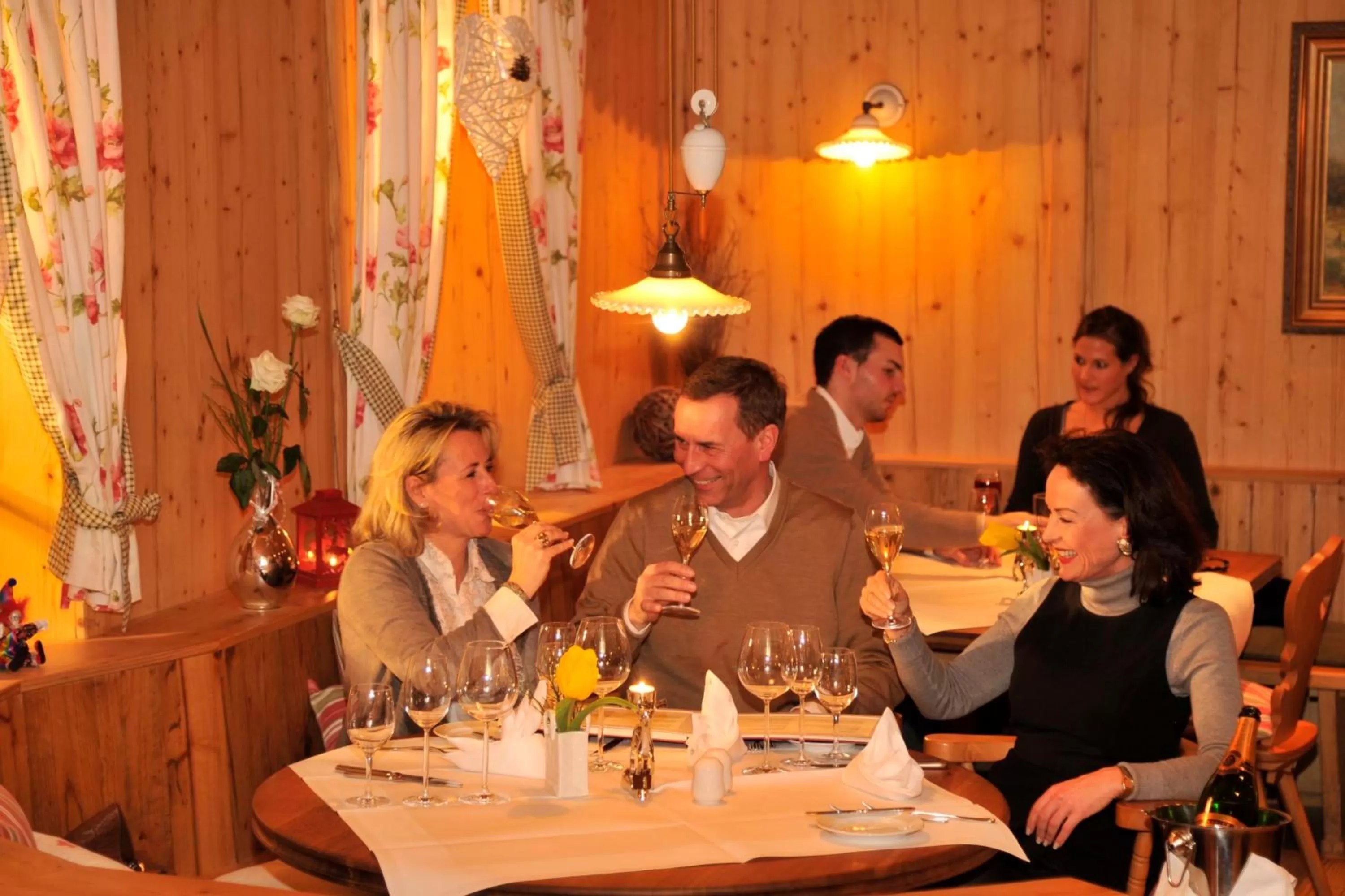 Restaurant/places to eat in Hotel Restaurant Zeiskamer Mühle